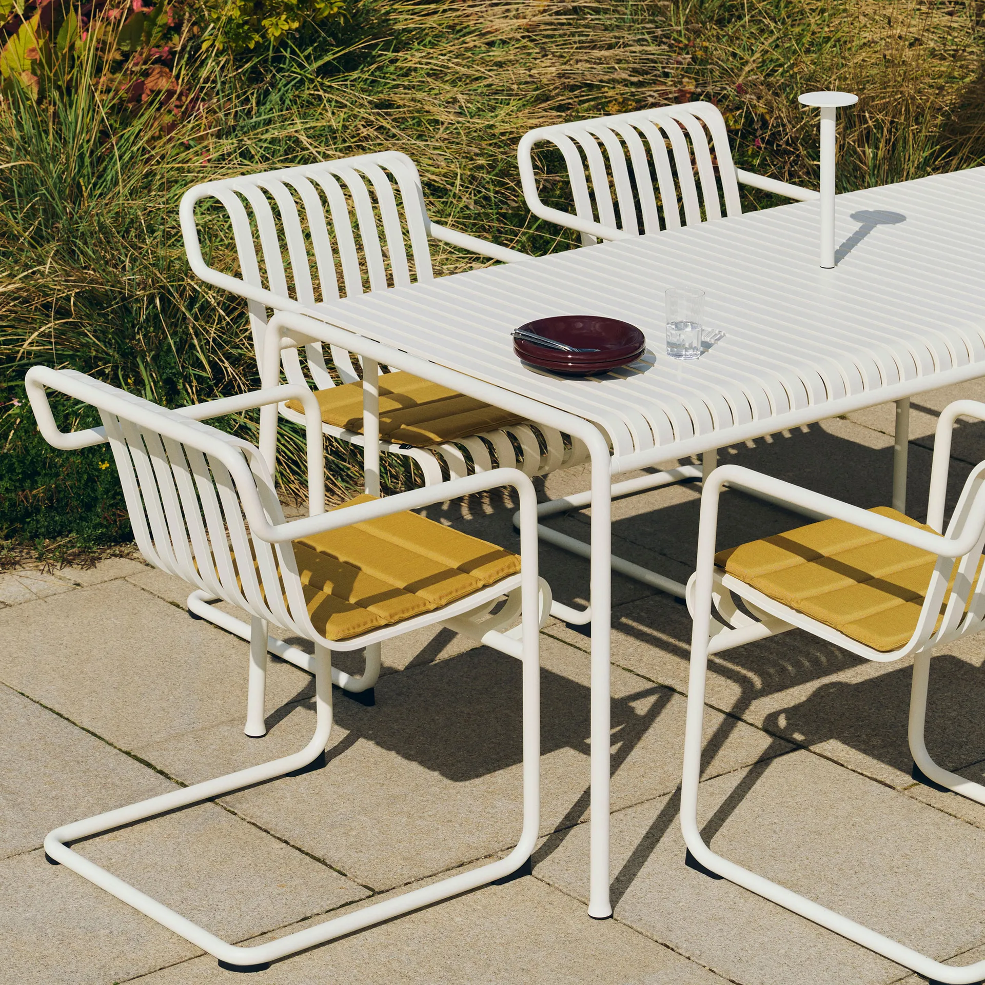 Palissade Cantilever Dining karmstol, Cream white HAY