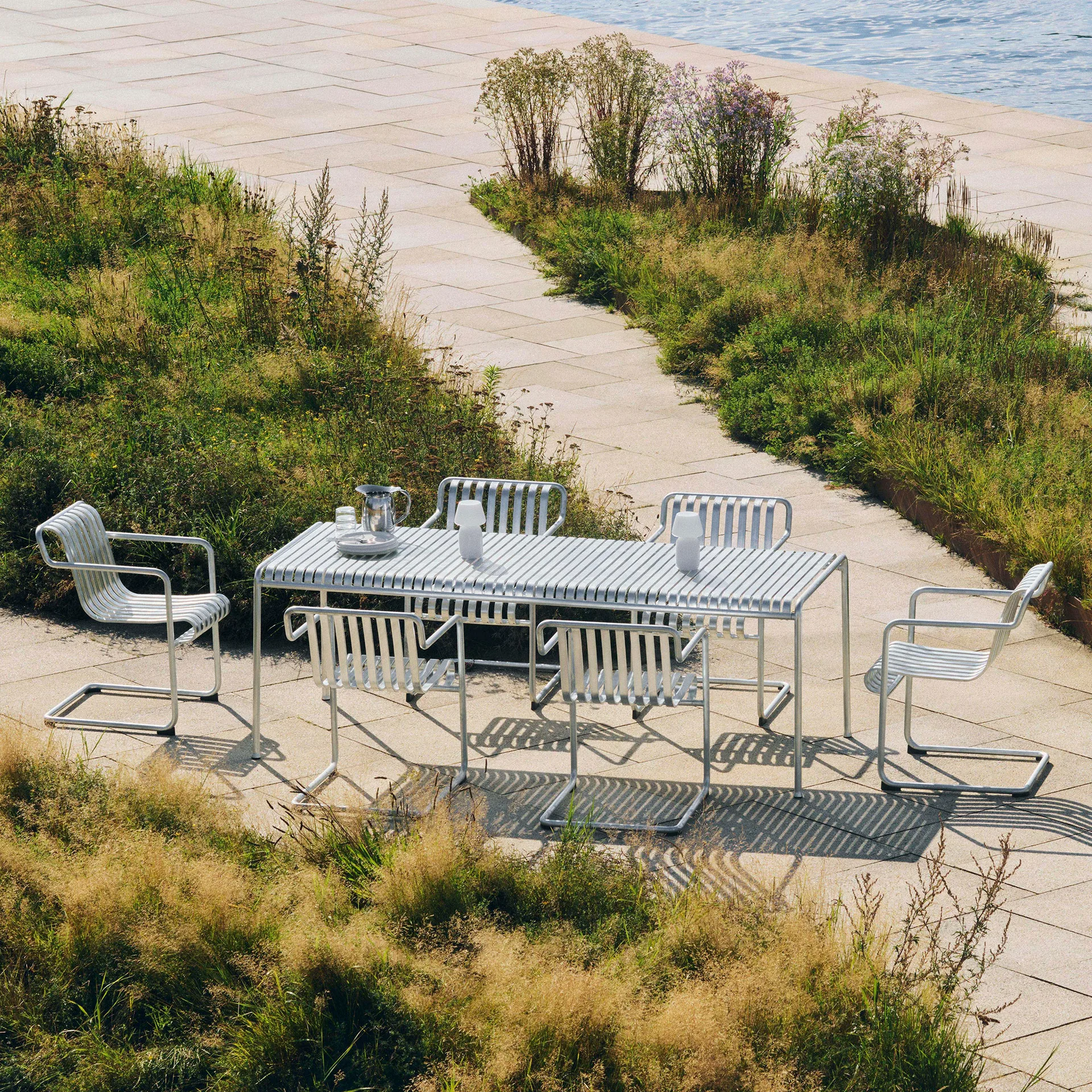 Palissade Cantilever Dining karmstol, Hot galvanised steel HAY