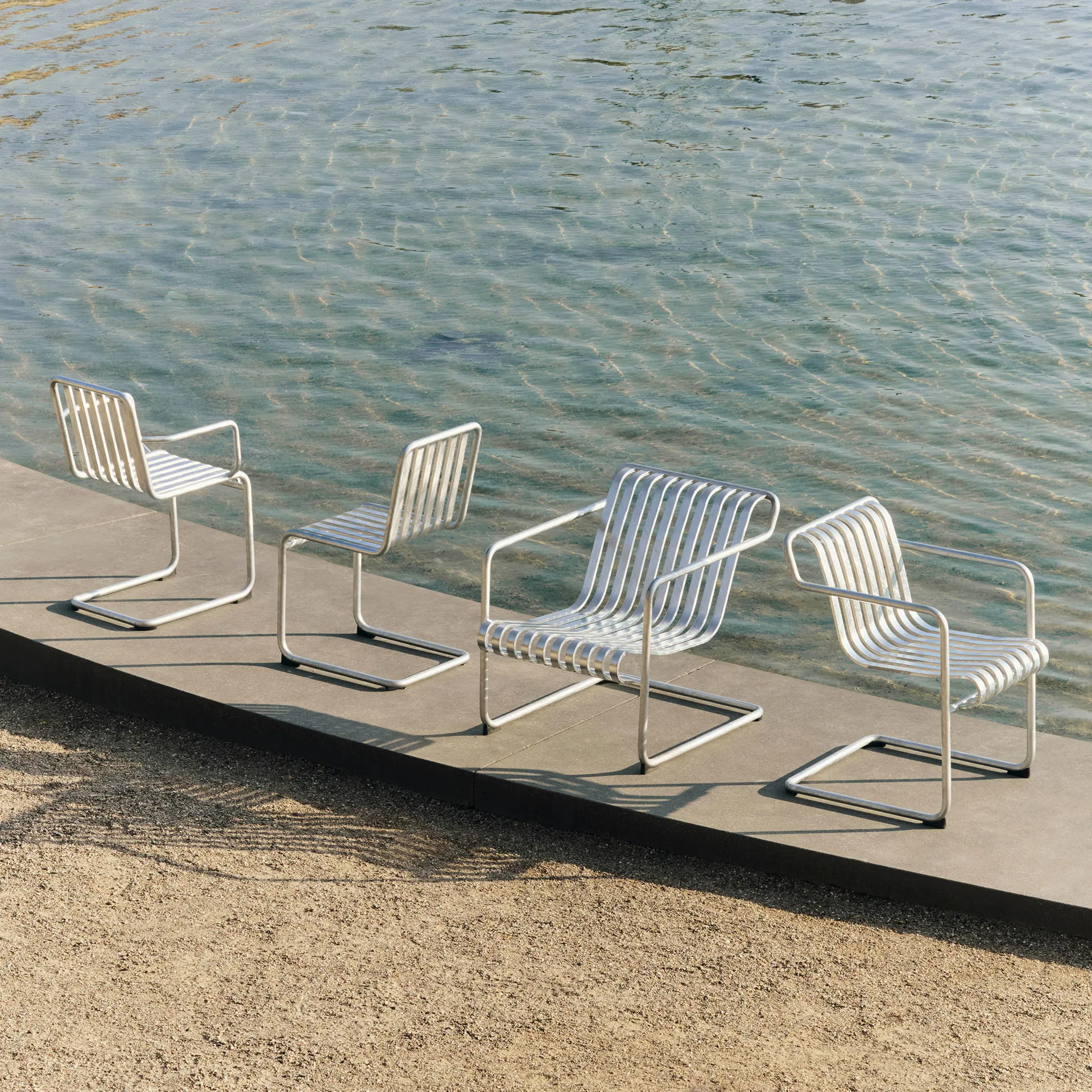 Palissade Cantilever stol, Hot galvanised steel HAY