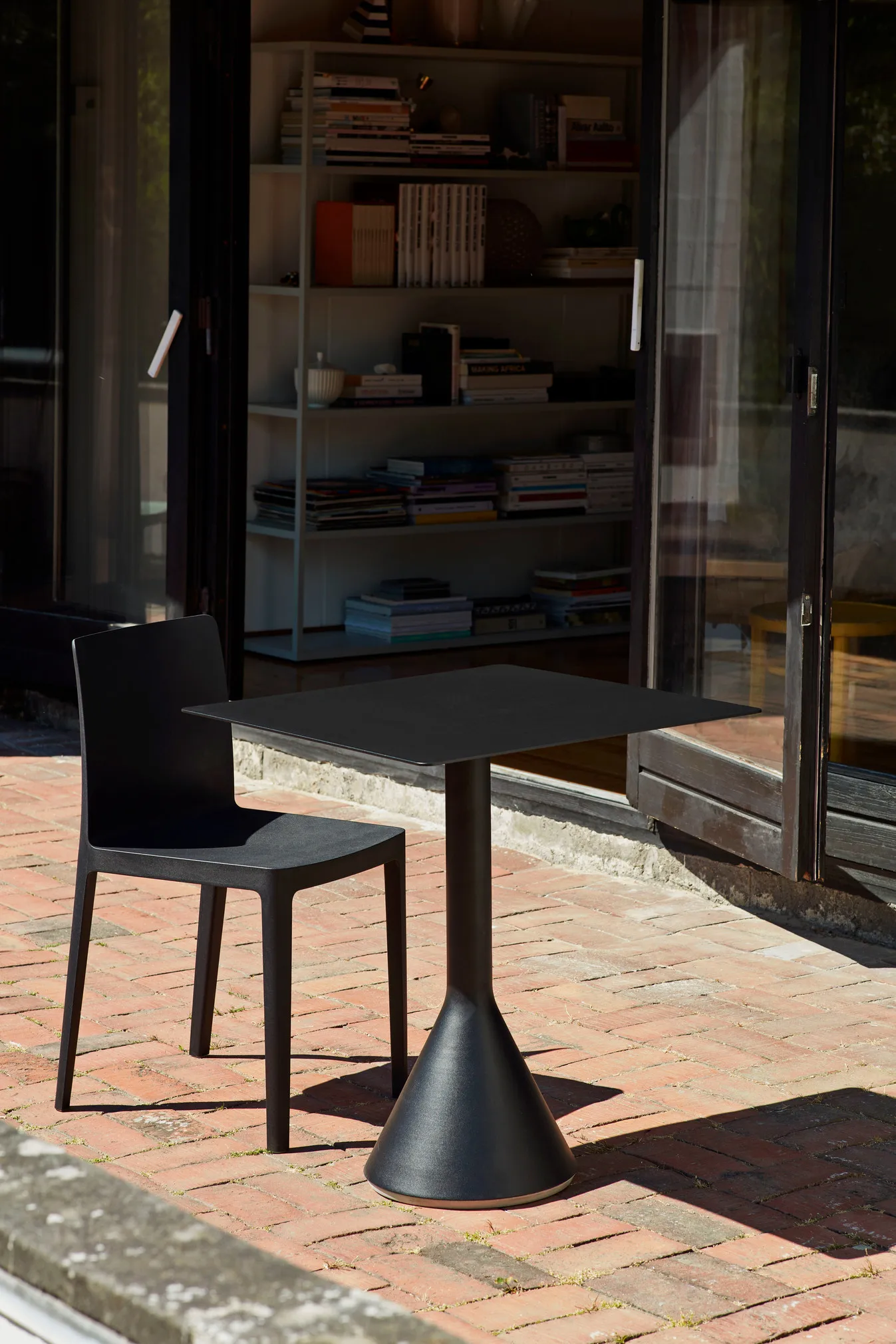 Palissade Cone kvadratiskt cafébord 65x65 cm, Anthracite HAY