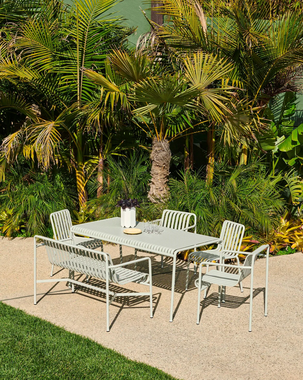 Palissade matgrupp 2 Dining karmstol + bänk 170x90 cm sky grey HAY