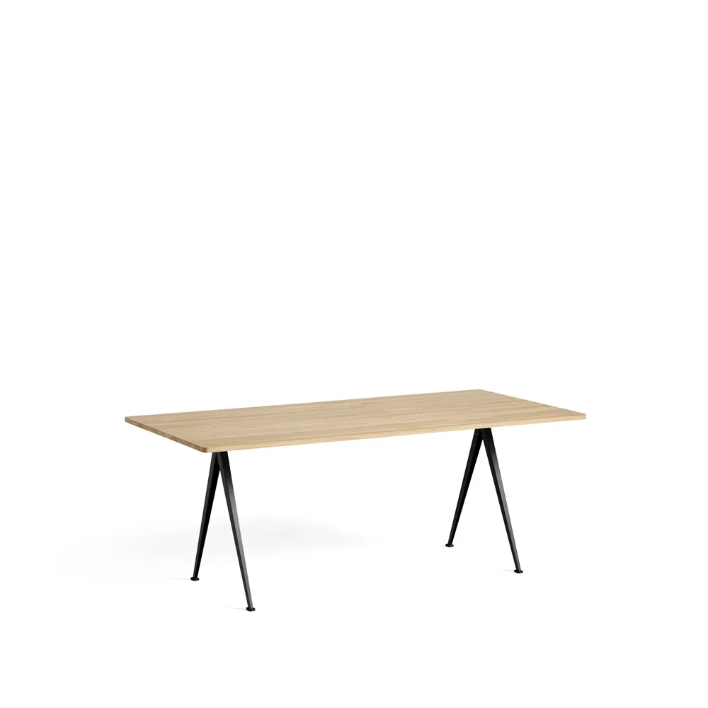 Pyramid 02 matbord, Oak matt lacqured-190x85cm-svart stålstativ HAY