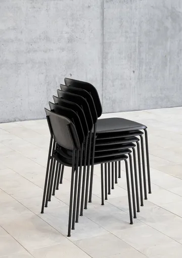 Soft Edge 40 stol - Soft black, svart stålstativ - HAY