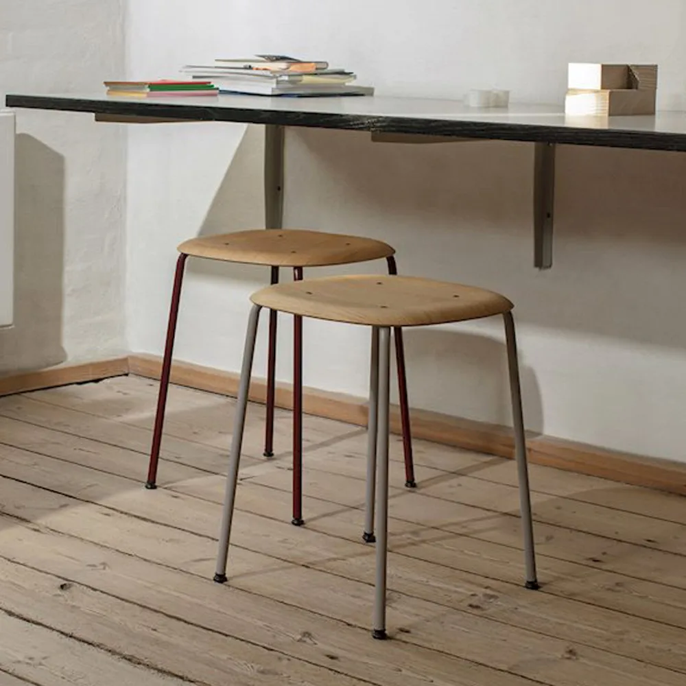 Soft Edge 70 pall, Fall red, svart stålstativ HAY