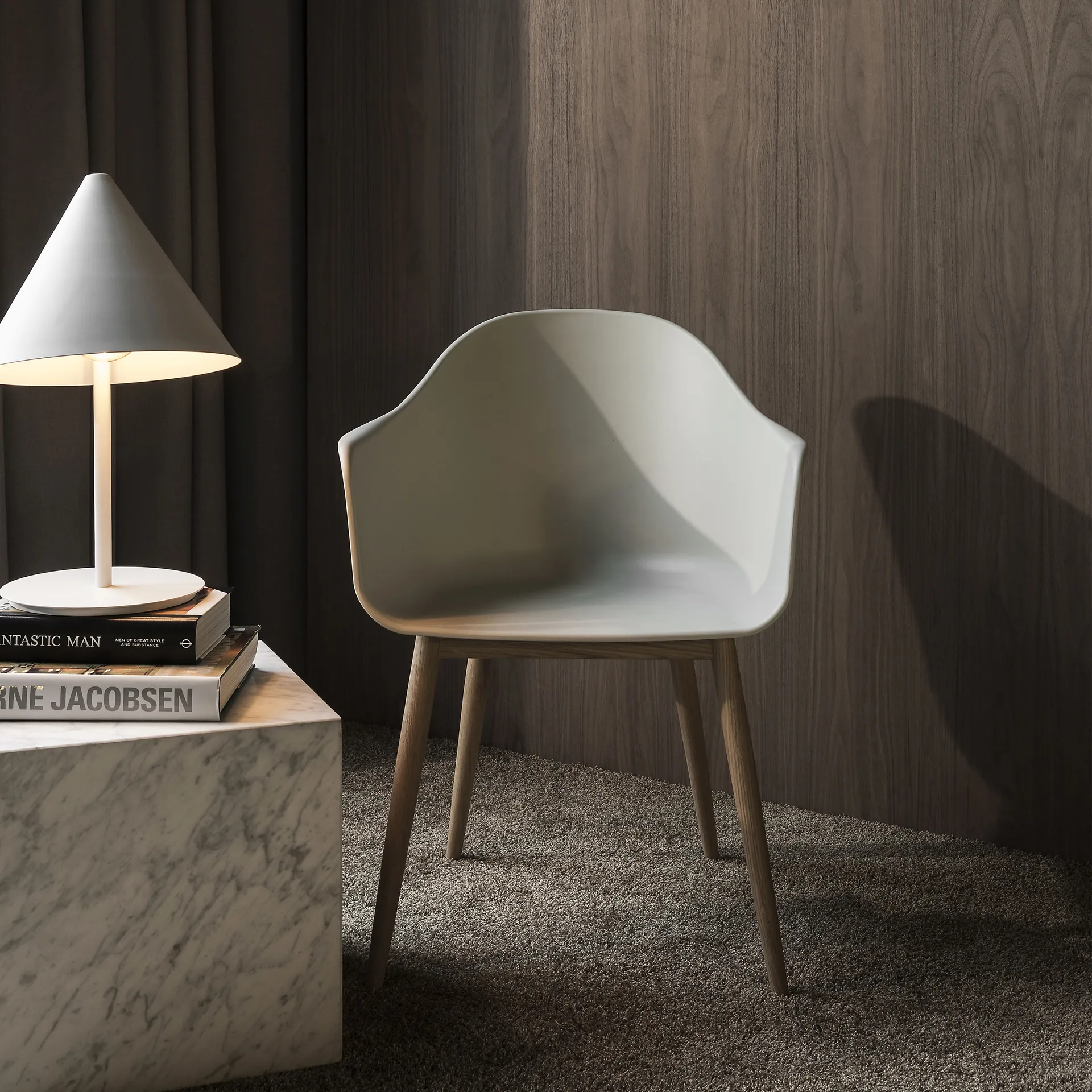 Uchiwa Quilt loungefåtölj, Magnesium-ek-baksida lola warm grey HAY
