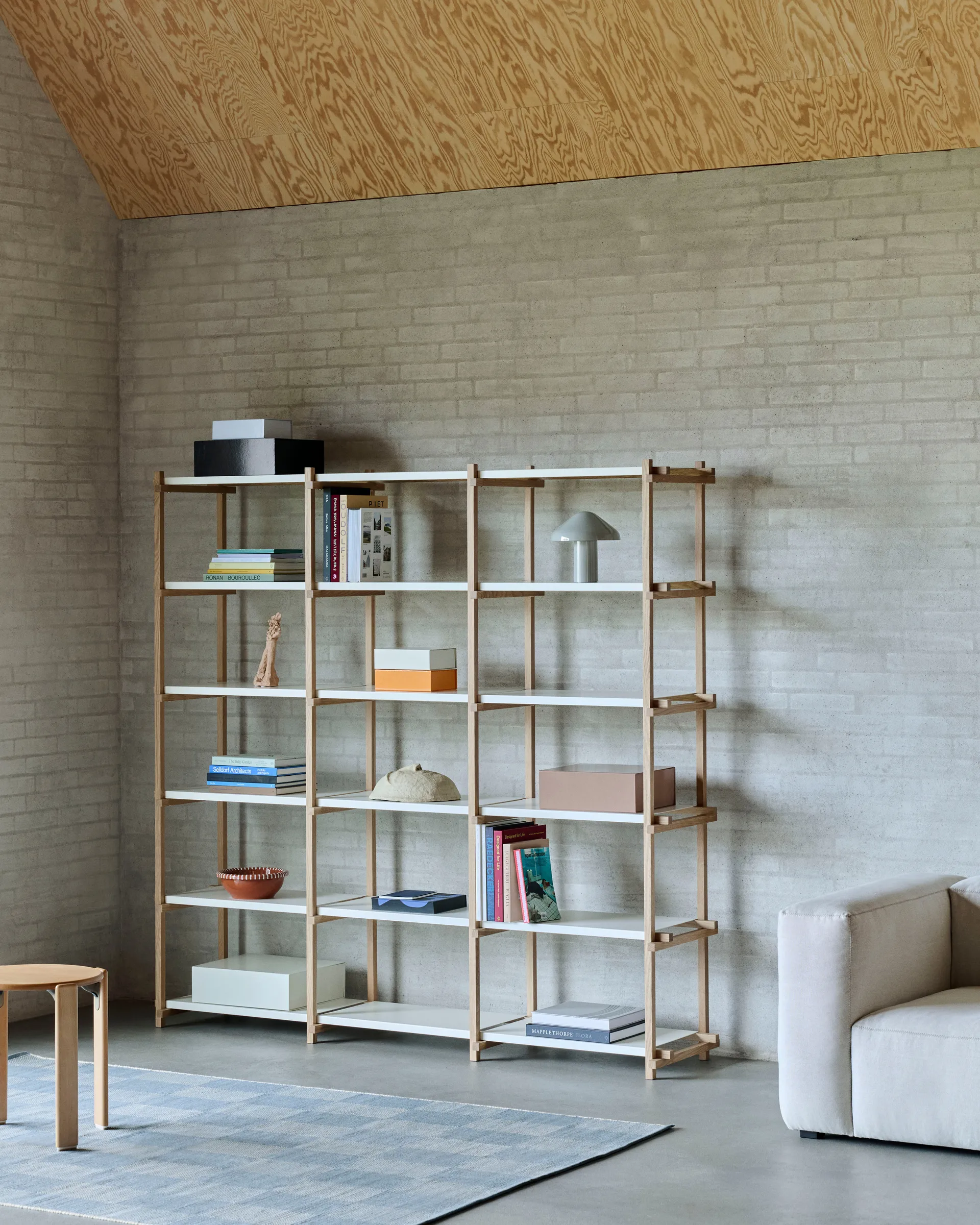 Woody hylla, Oak-almond white, high HAY