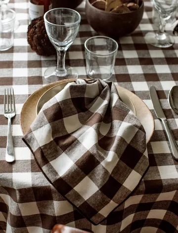 Bettyhill duk - Chocolate, 150x150 cm - Himla