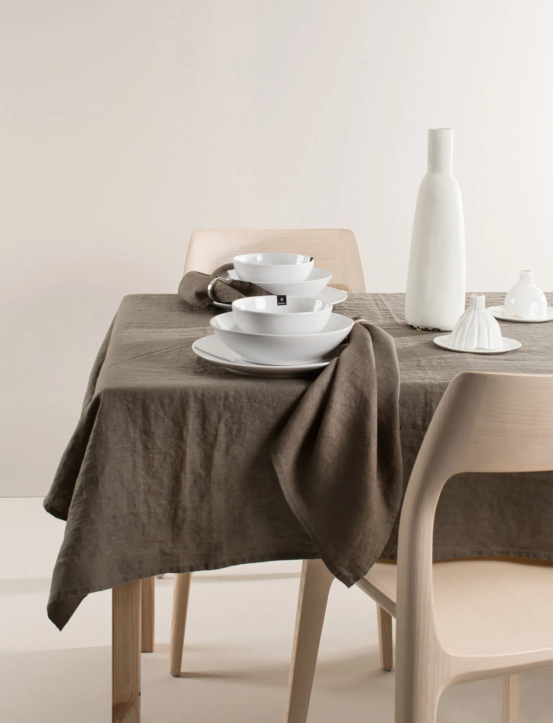 Sunshine bordsduk, Coffee, 145x250 cm Himla