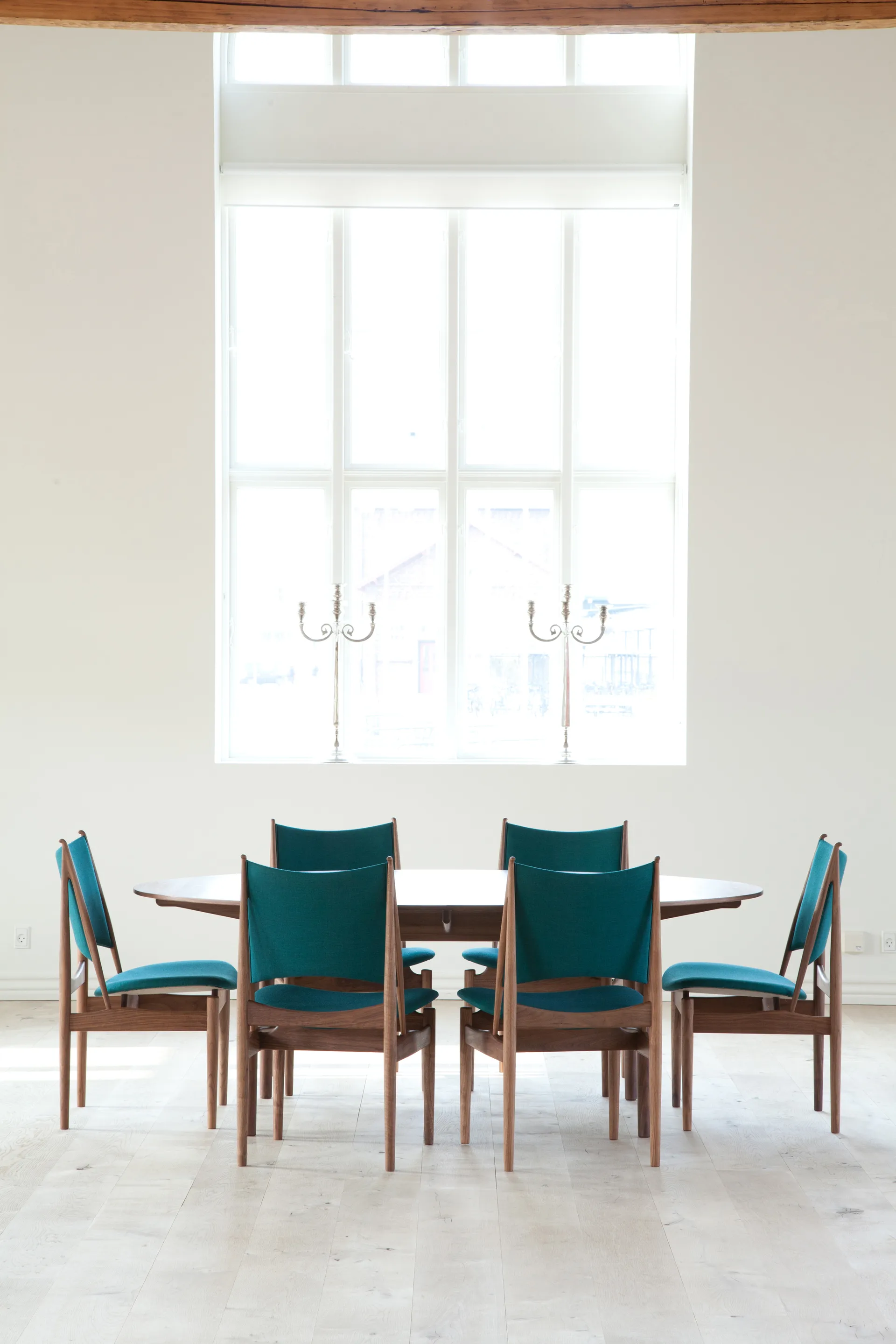 Silver table 200/310 matbord, Valnöt-två iläggsskivor House of Finn Juhl