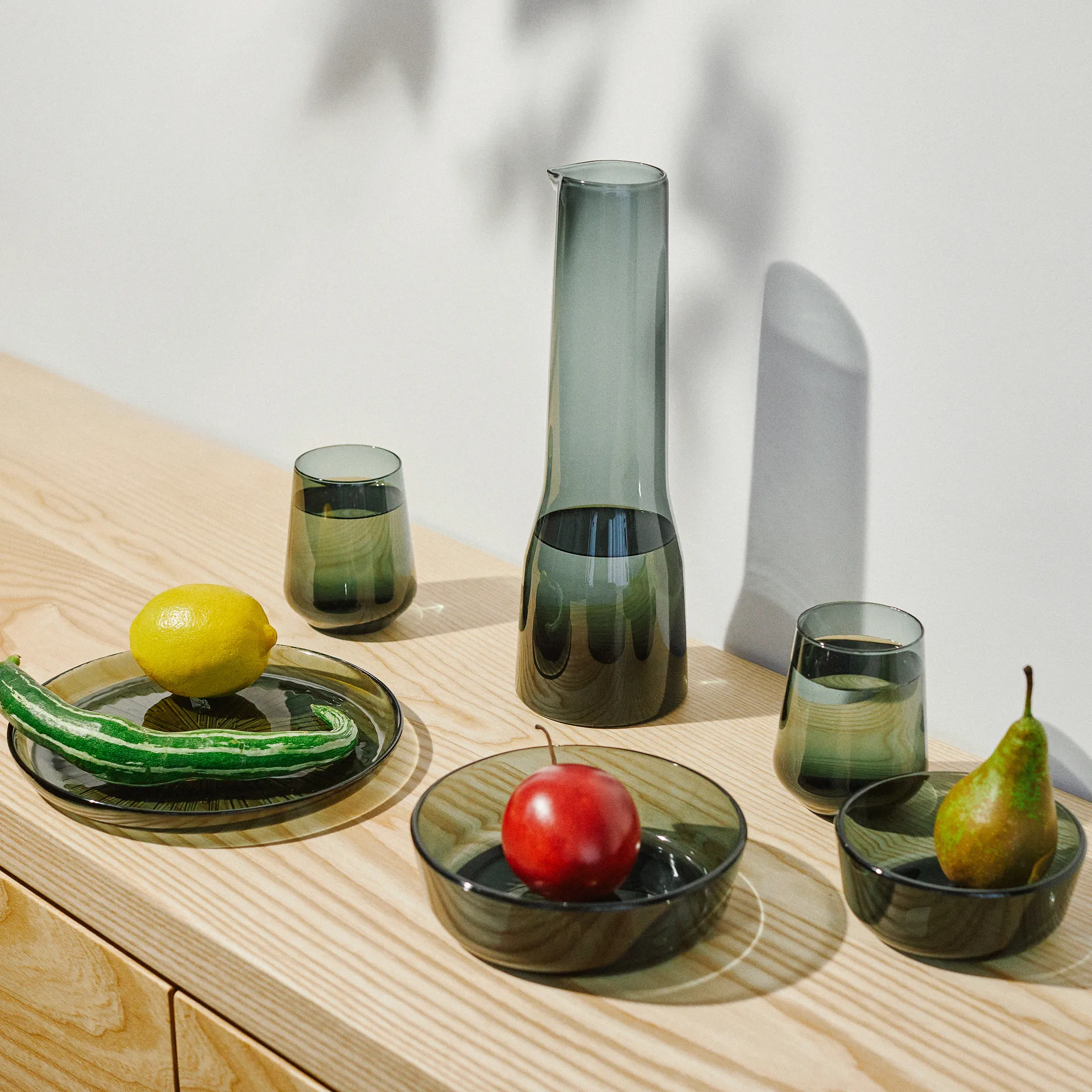 Essence tallrik Ø21,1 cm, Mörkgrå Iittala