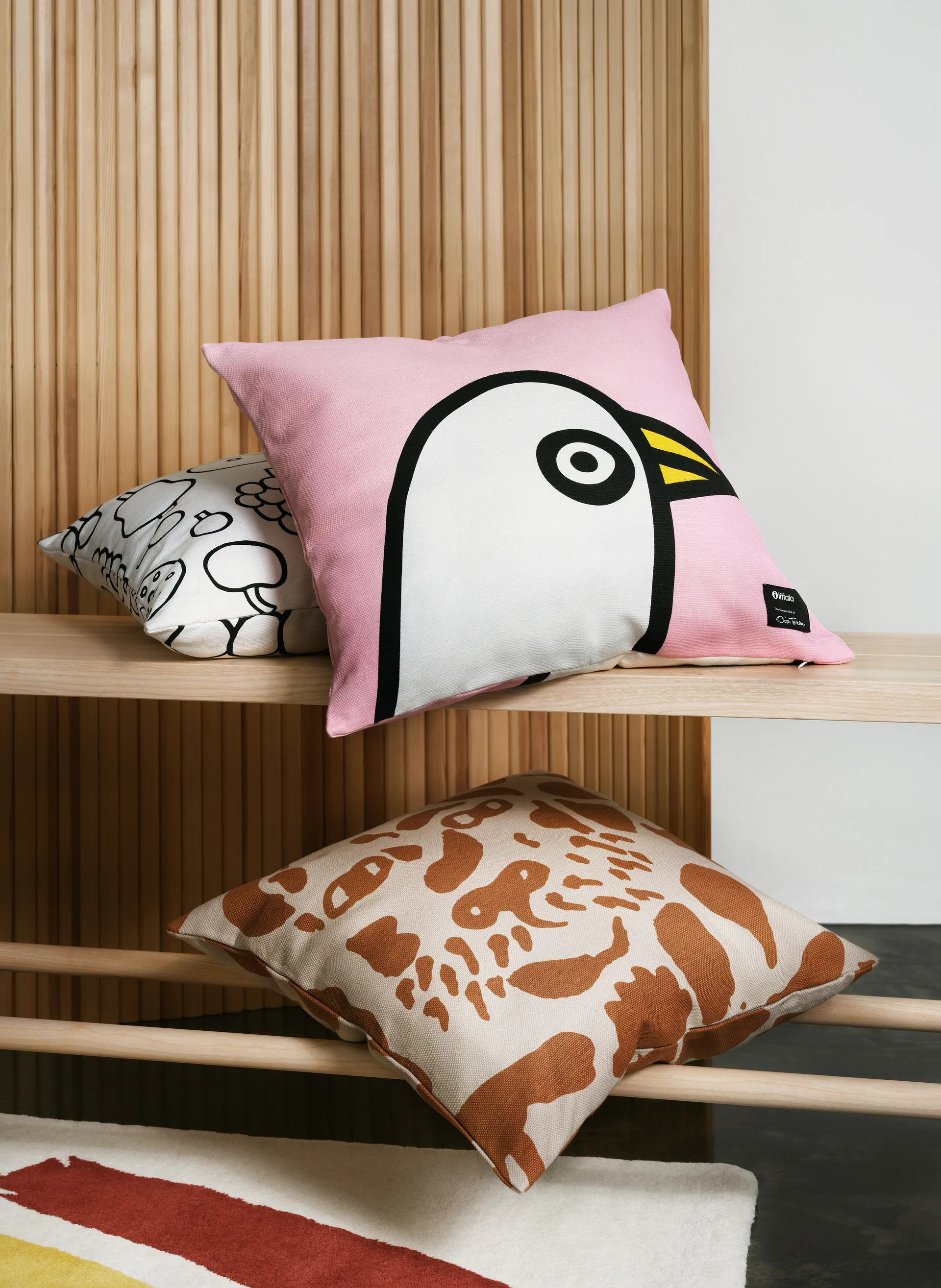 Oiva Toikka Birdie kuddfodral 47x47 cm, Rosa Iittala