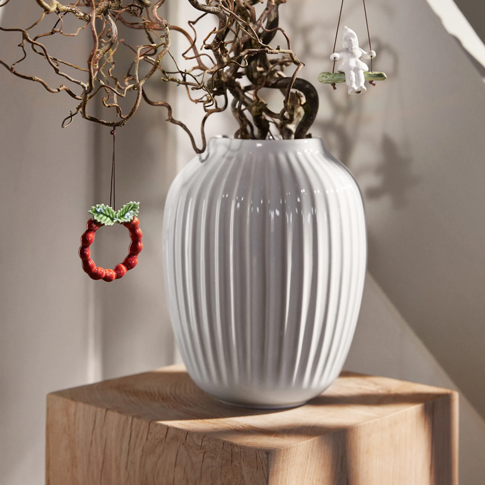 Christmas Tales krans 7 cm, Röd Kähler