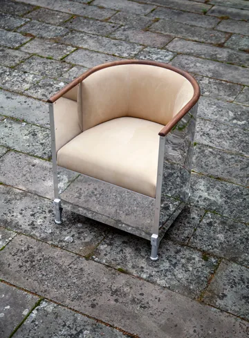 Aluminium fåtölj polerad - Läder Duet Gold-oljad valnöt - Källemo