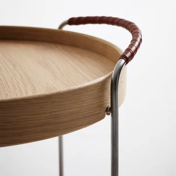 Trayo brickbord Ø50 cm laminat - Vit, kromstativ, askkant - Karl Andersson & Söner