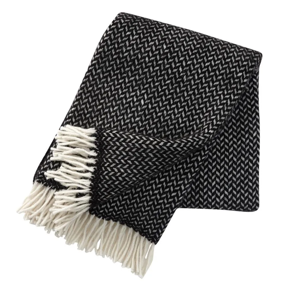 Polka ullpläd, svart Klippan Yllefabrik