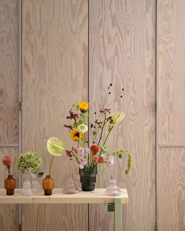 Pavilion vas Ø80x134 mm - Mörk bärnsten - Kosta Boda