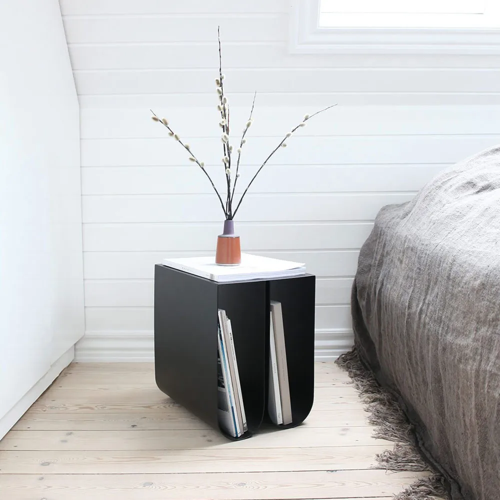 Curved sidobord, Black Kristina Dam Studio