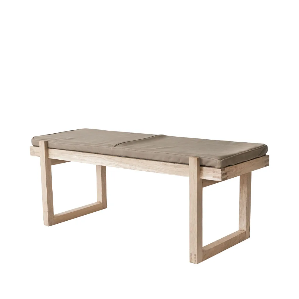 Minimal bänk, Oak Kristina Dam Studio