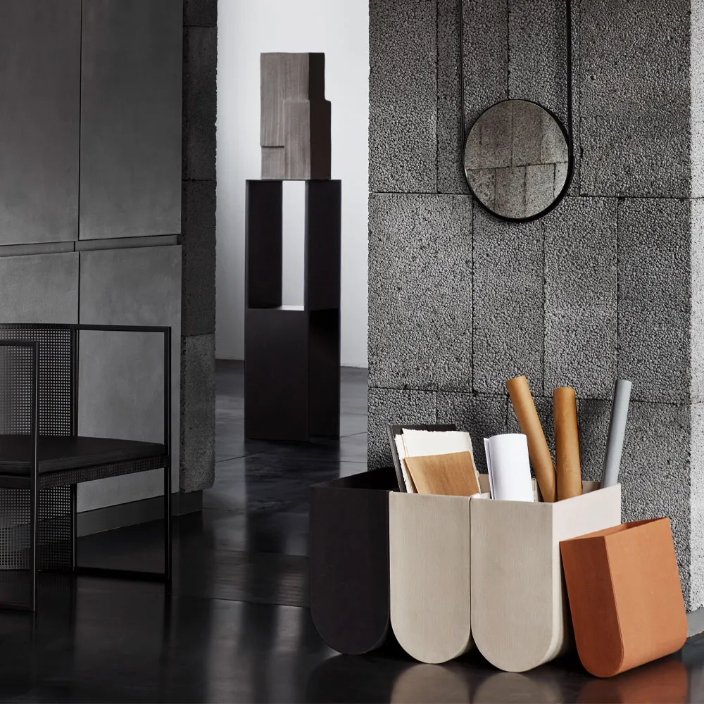 Pedestal sidobord, Black Kristina Dam Studio