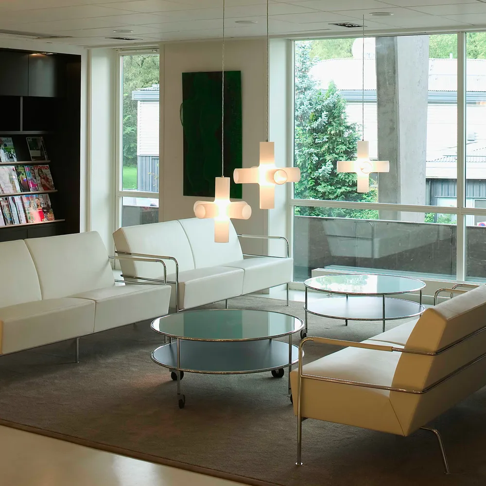 Cinema soffa, Elmo nordic svart-kromben Lammhults