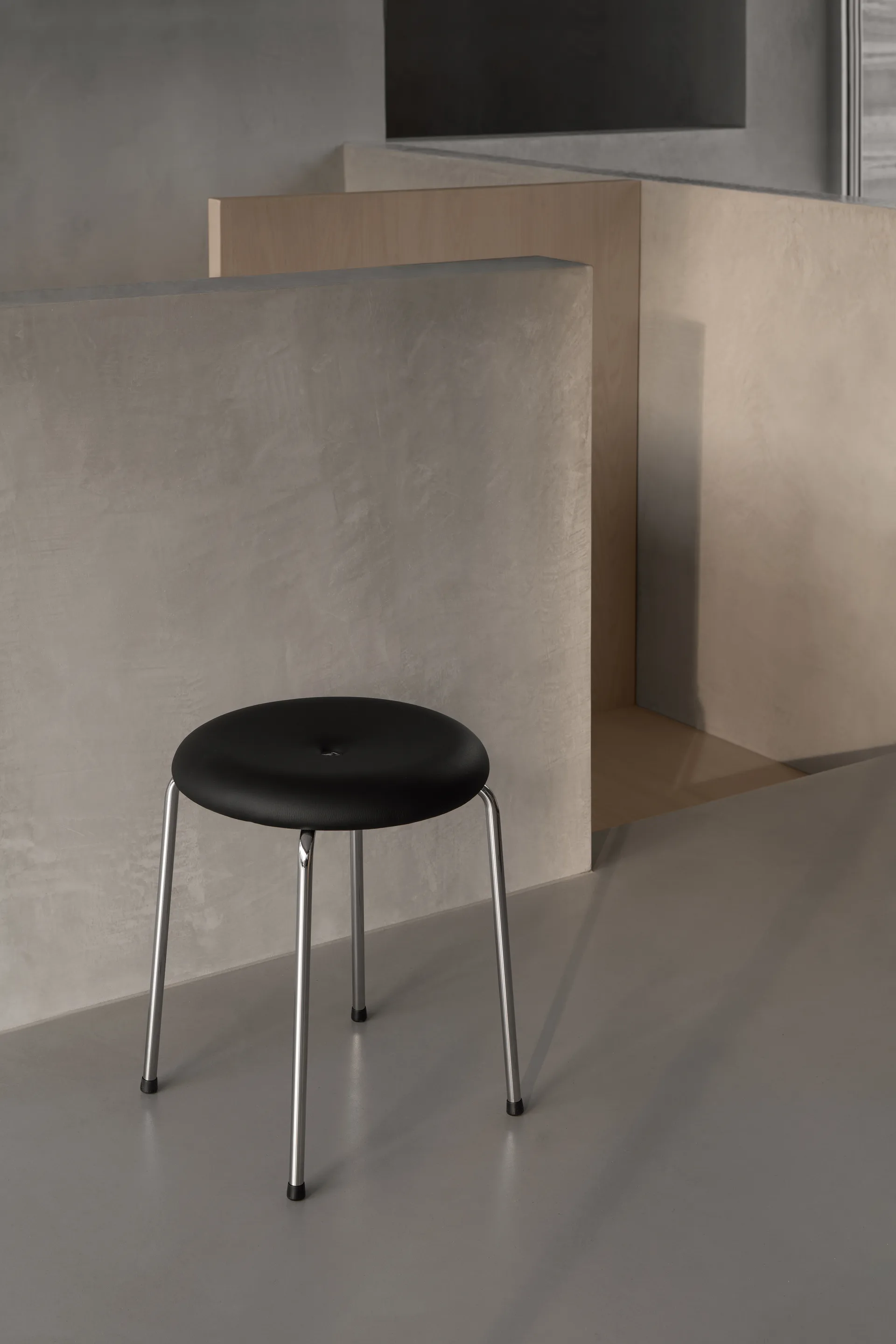 Taburett pall, Svart läder-kromat stativ, 45 cm Lammhults