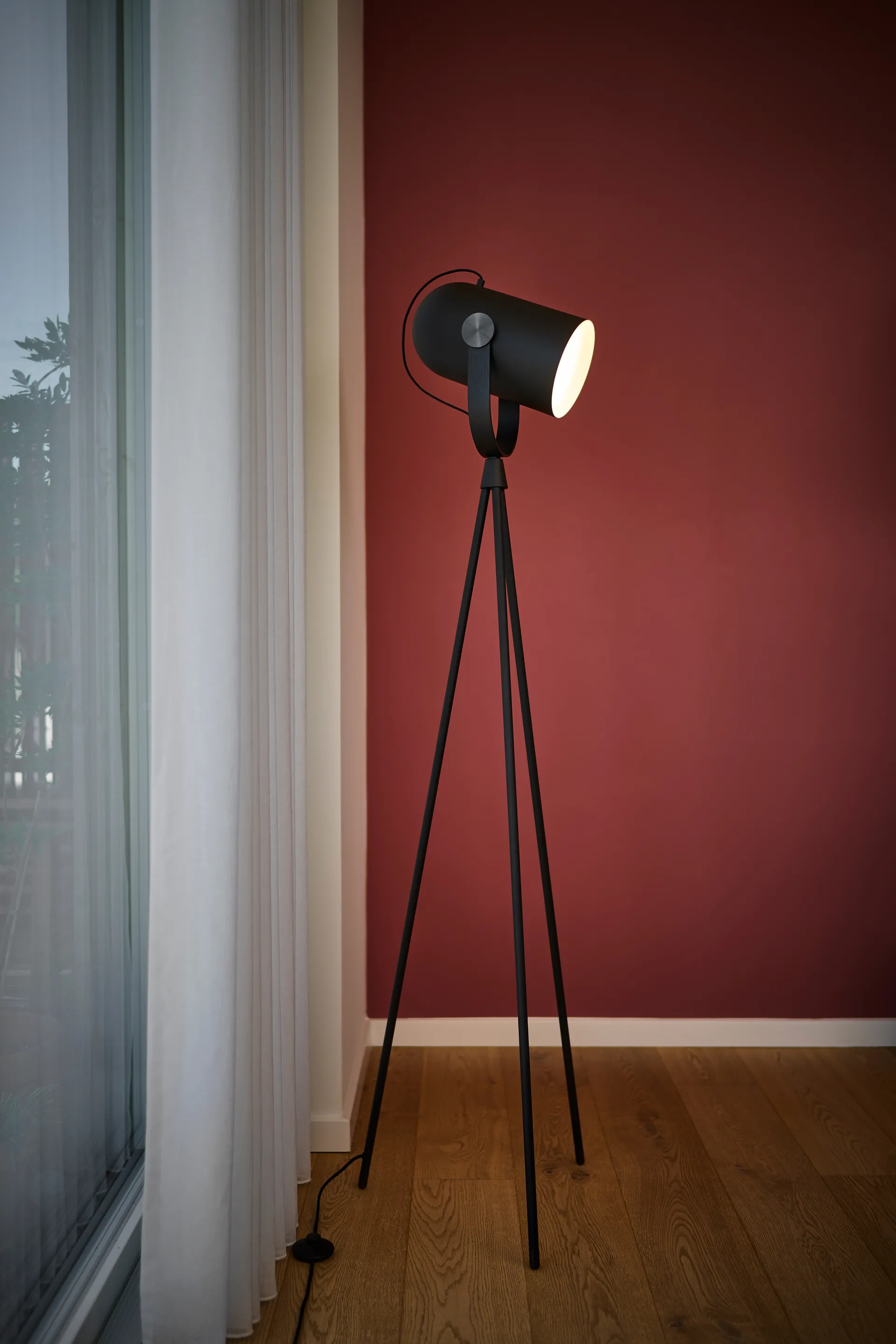 Carronade II golvlampa, Svart-svart ek Le Klint