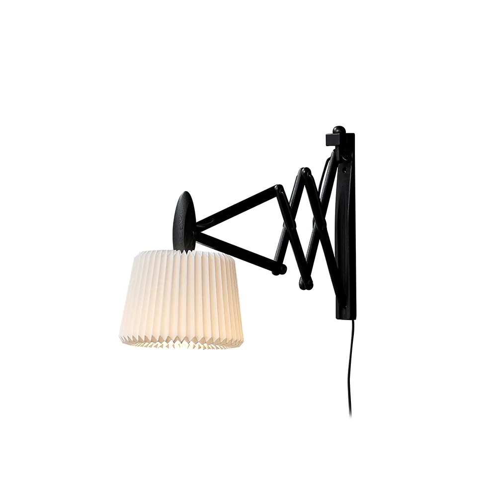 Sax 223-2/17 vägglampa, Svart ek Le Klint