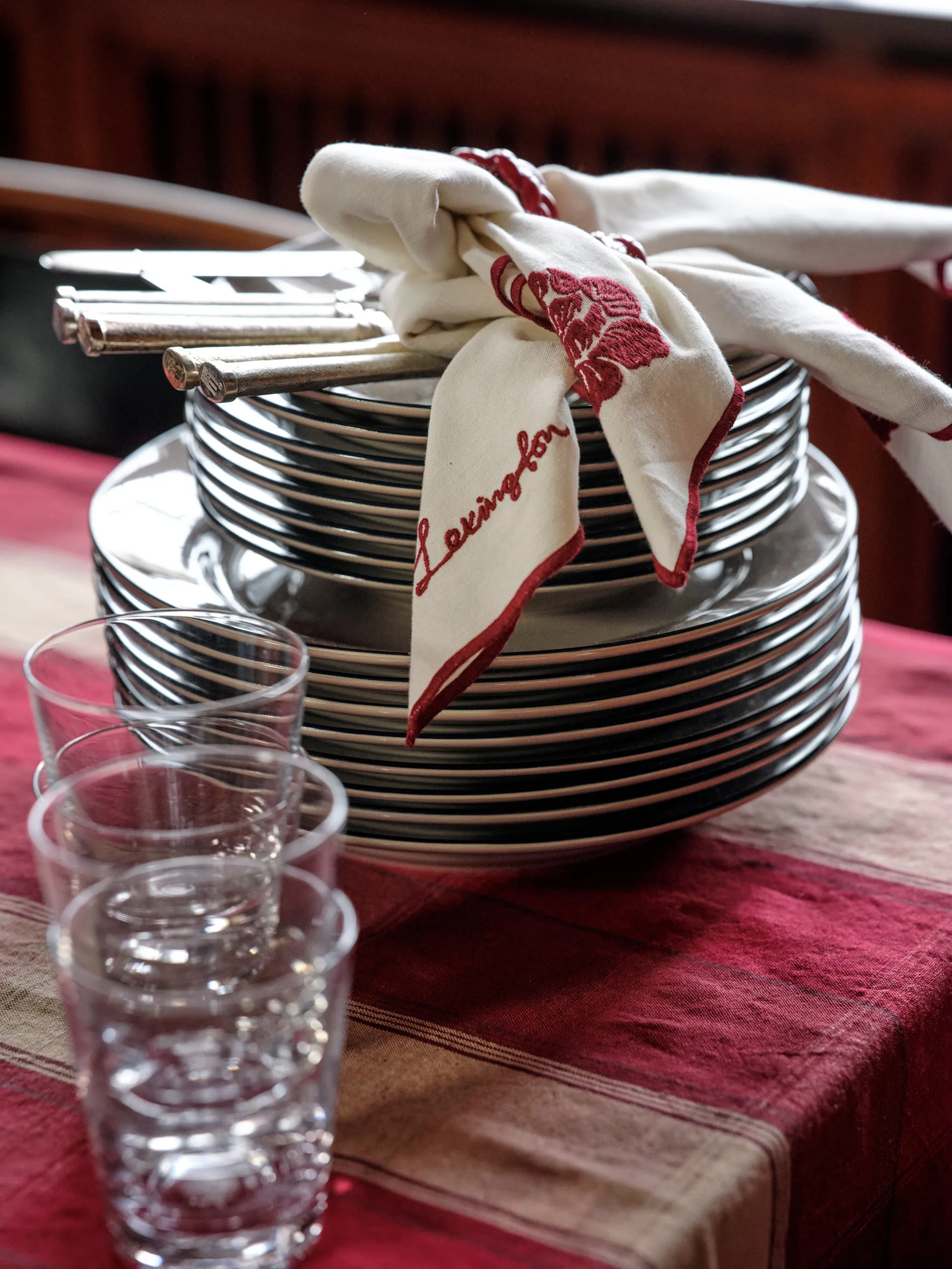 Flower linen-cotton servett 50x50 cm, Vit-röd Lexington