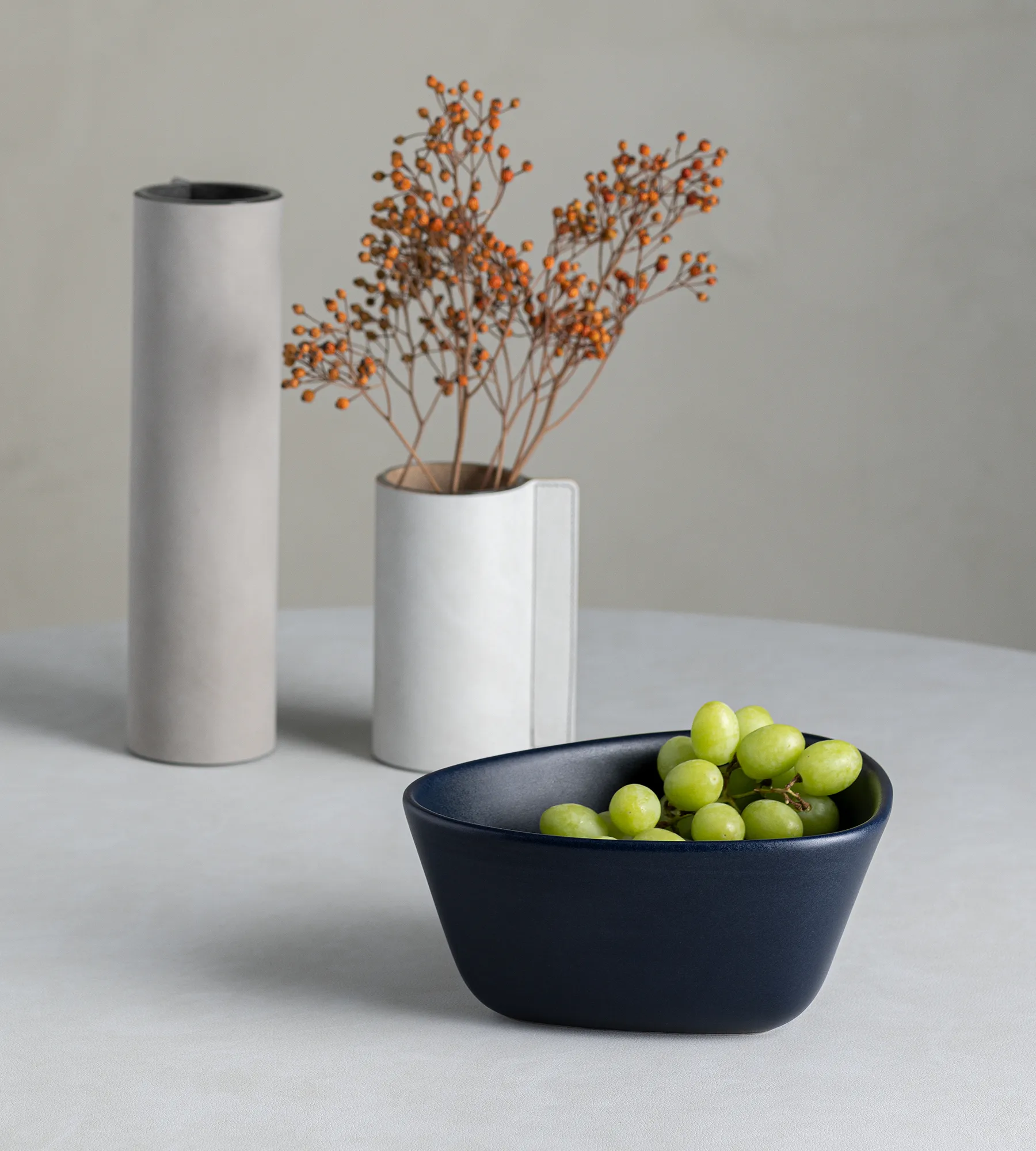 Curve Stoneware skål M 20x22 cm, Navy Blue LIND DNA