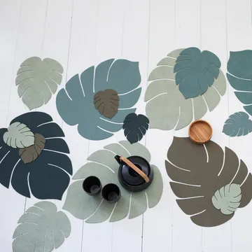 Monstera Leaf Nupo bordstablett L - Pastellgrön, 42x35 cm - LIND DNA