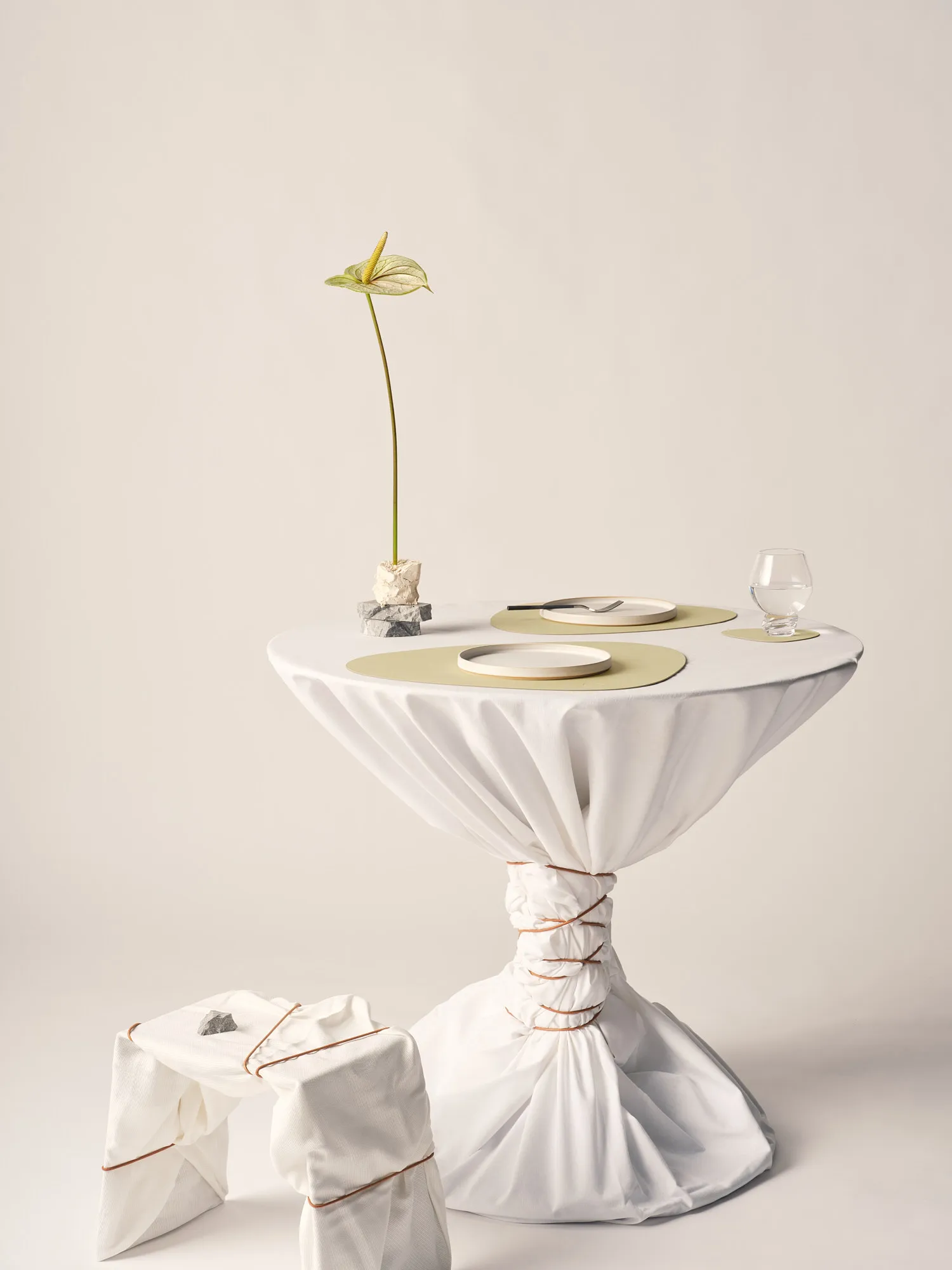 Nupo bordstablett curve L, Lemon sorbet, 44x37 cm LIND DNA