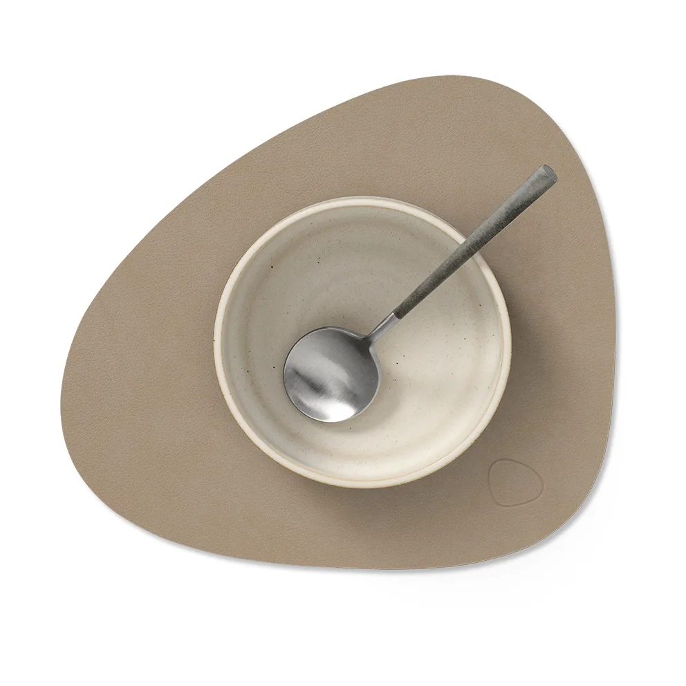 Nupo bordstablett curve S, Clay brown, 28x24 cm LIND DNA