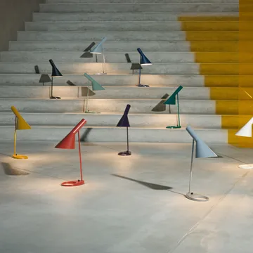 AJ bordslampa - Aubergine - Louis Poulsen