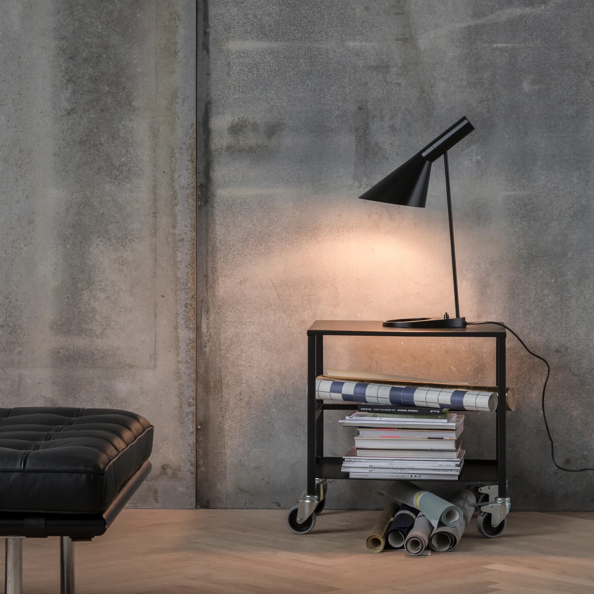 AJ bordslampa, Svart Louis Poulsen