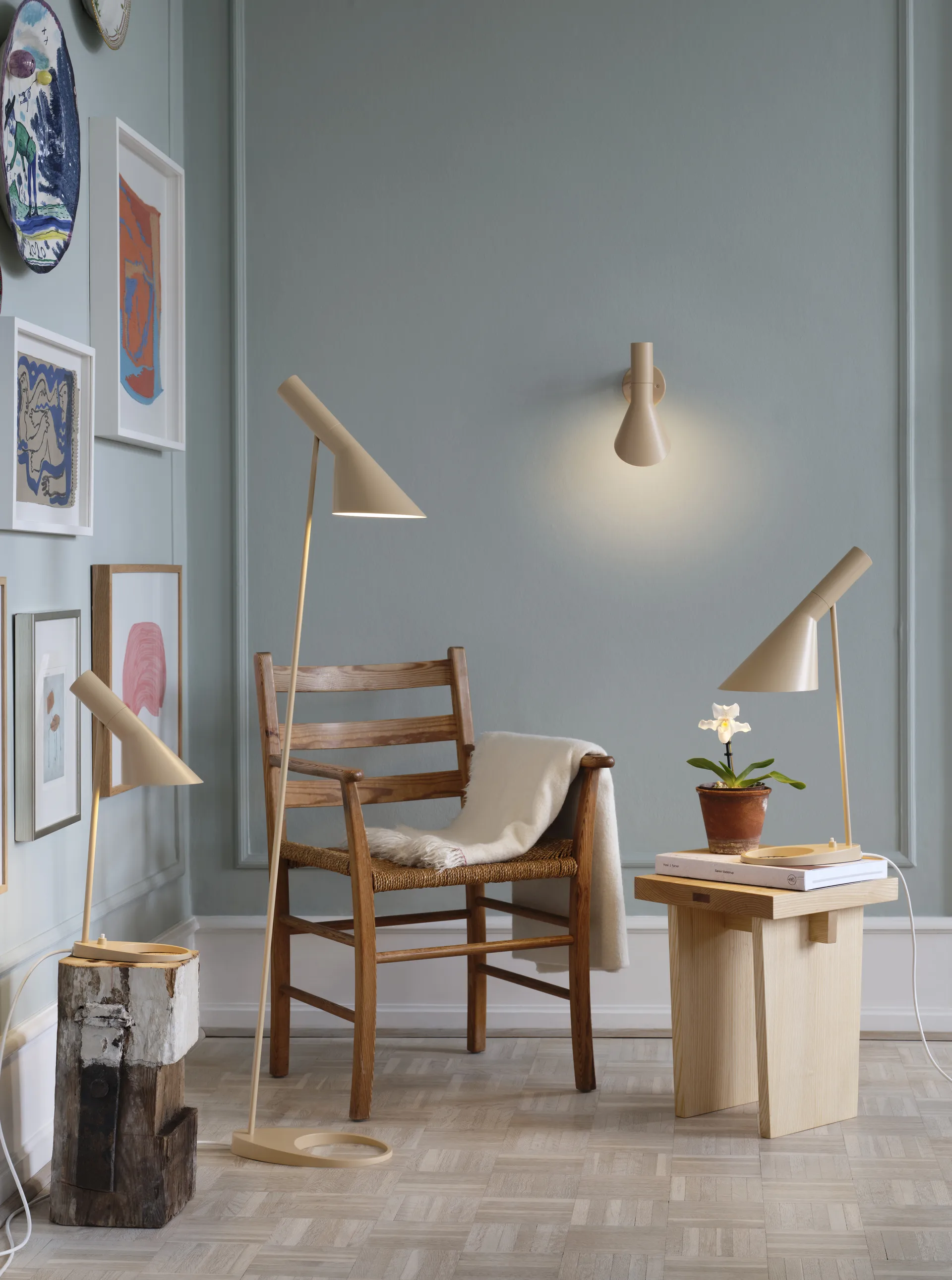 AJ golvlampa, Warm sand Louis Poulsen