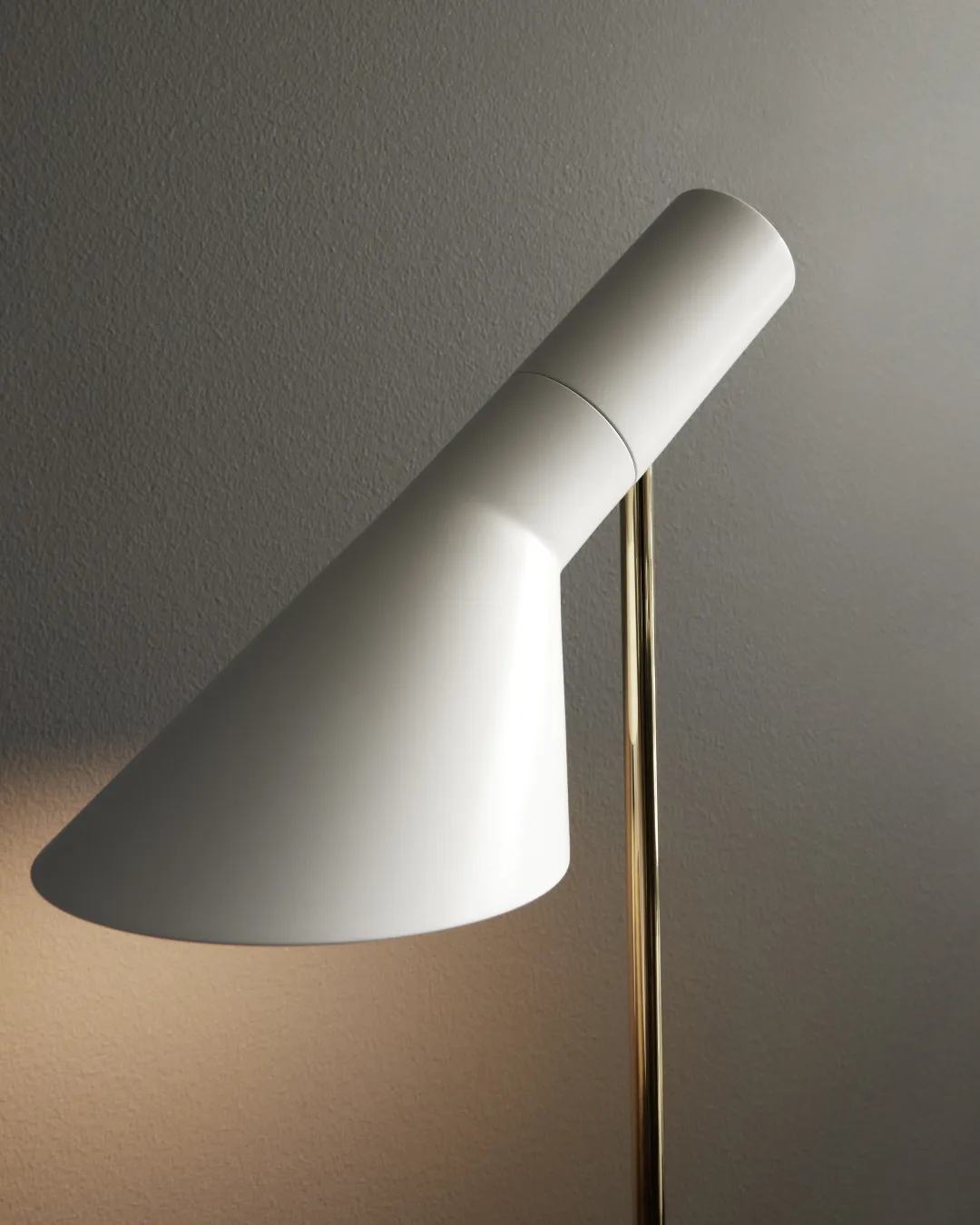 AJ Mini Anniversary jubileumsutgåva bordslampa, Matte white-pale rose Louis Poulsen