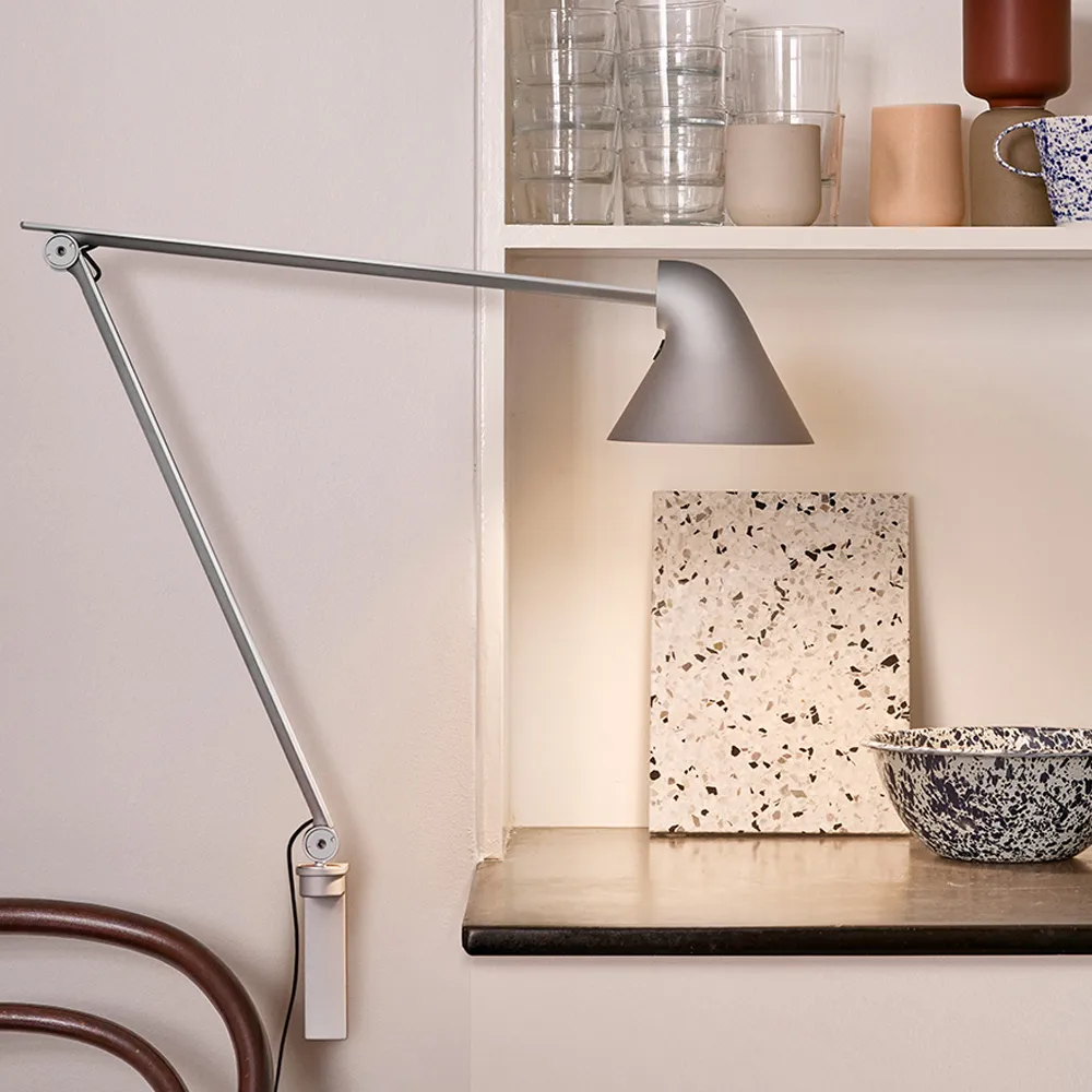 NJP vägglampa, Vit, kort arm, LED, 3000k Louis Poulsen