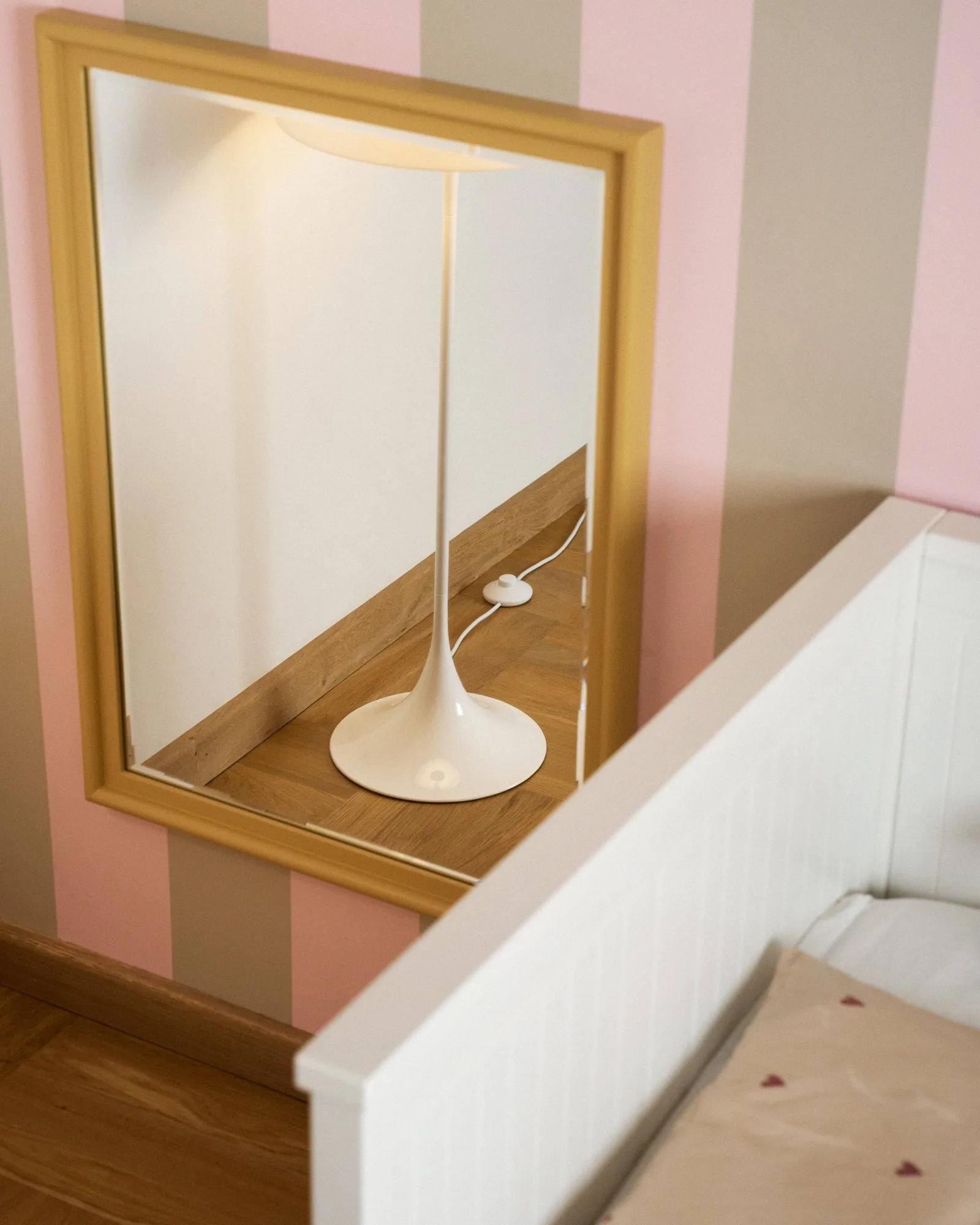 Panthella 400 golvlampa, Opal white Louis Poulsen