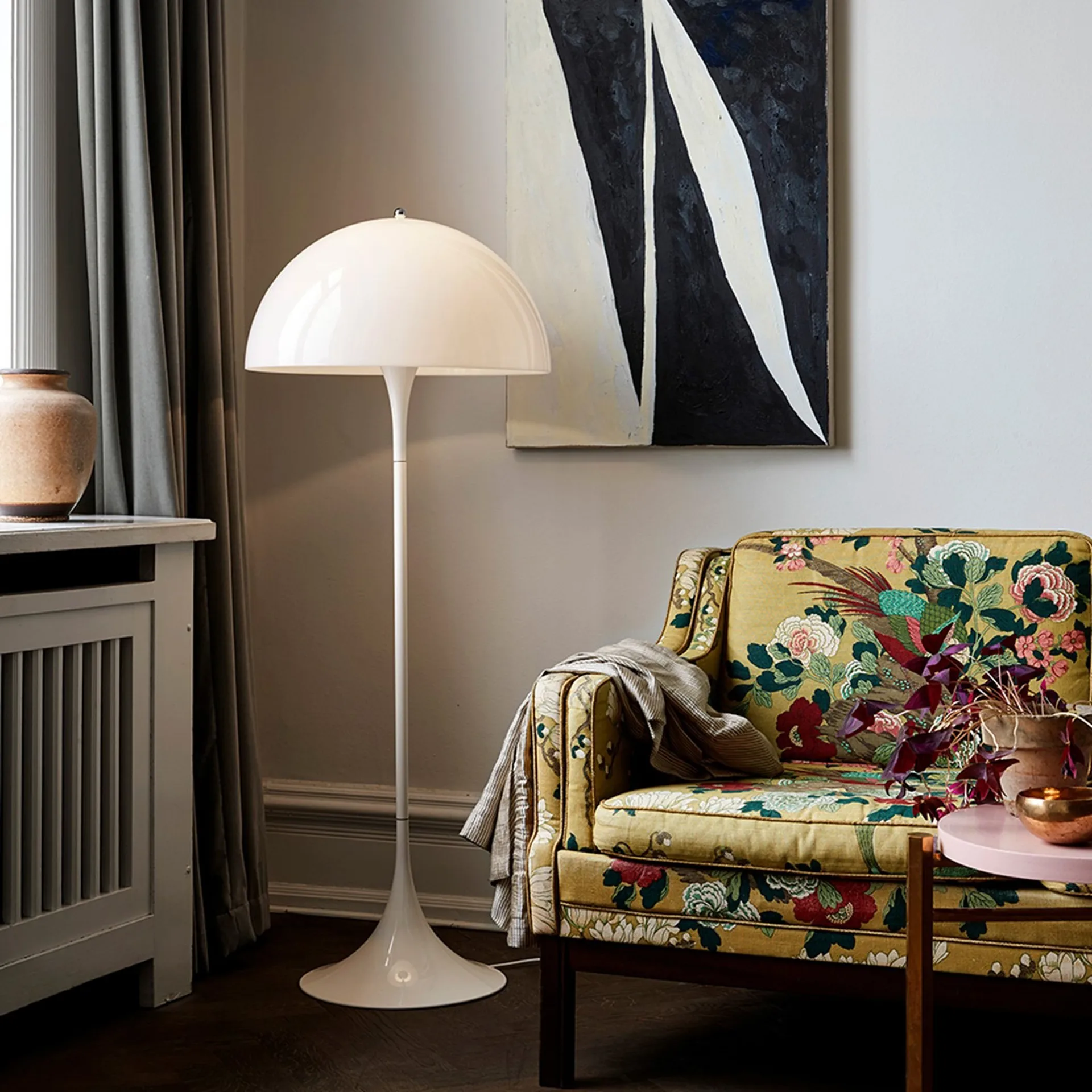 Panthella golvlampa, Vit akryl Louis Poulsen