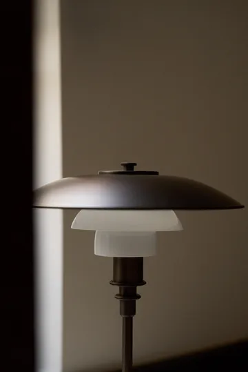 PH 3/2 Luna bordslampa - Aged brass-opalglas - Louis Poulsen