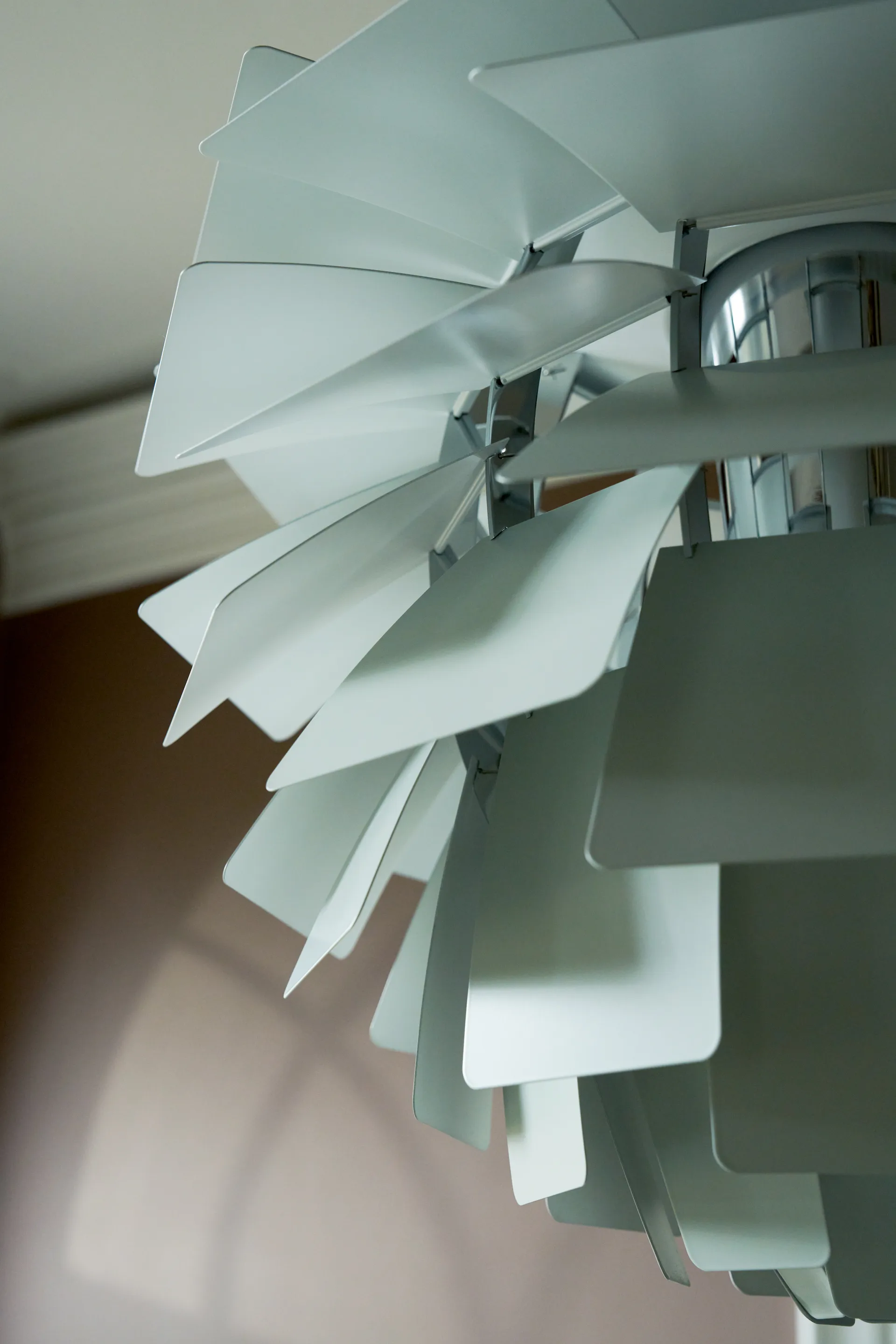 PH Artichoke pendel Ø48 cm, Dusty green-high lustre chrome plated Louis Poulsen