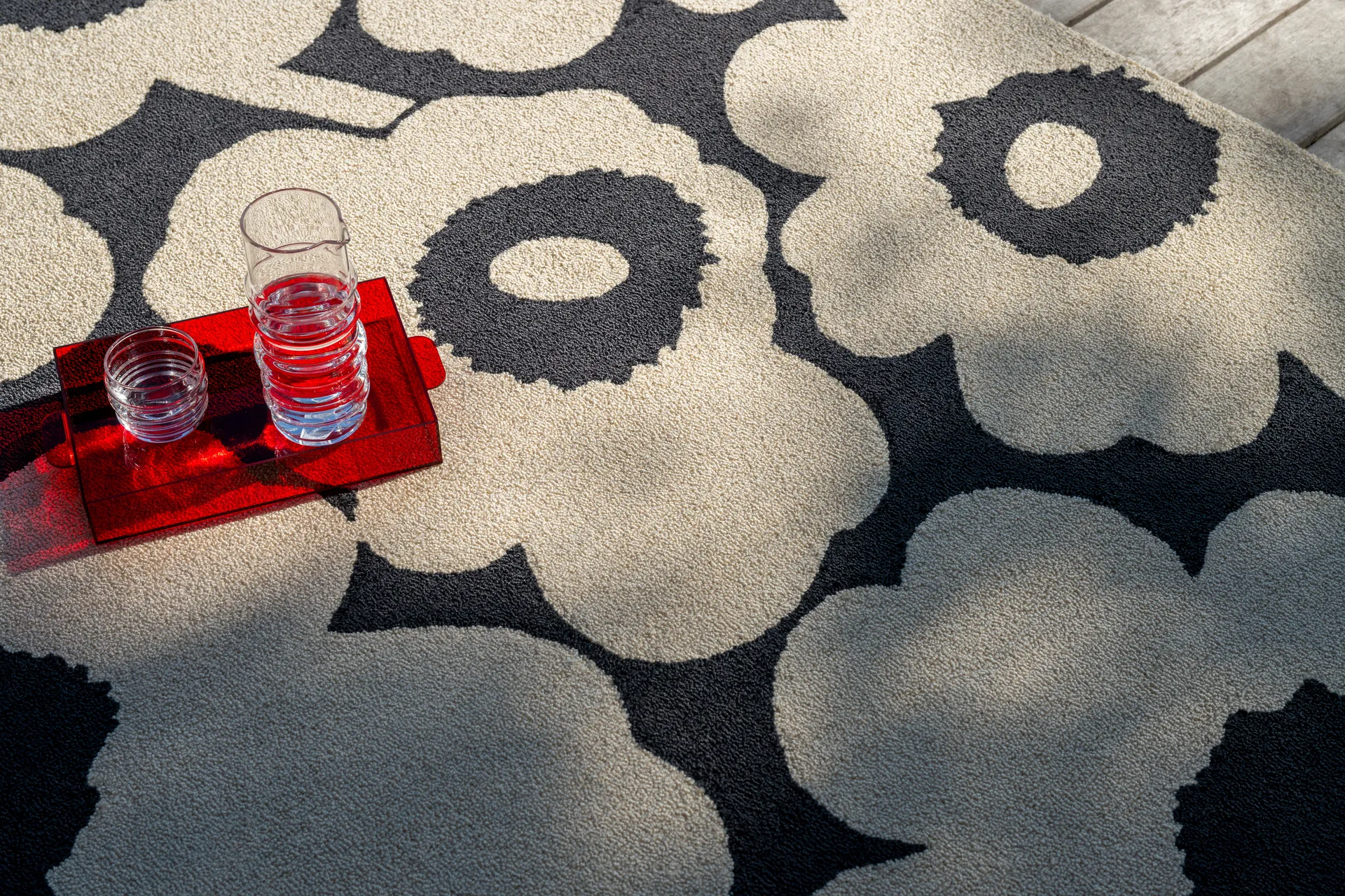 Unikko matta outdoor, Charcoal-white, 140x200 cm Marimekko