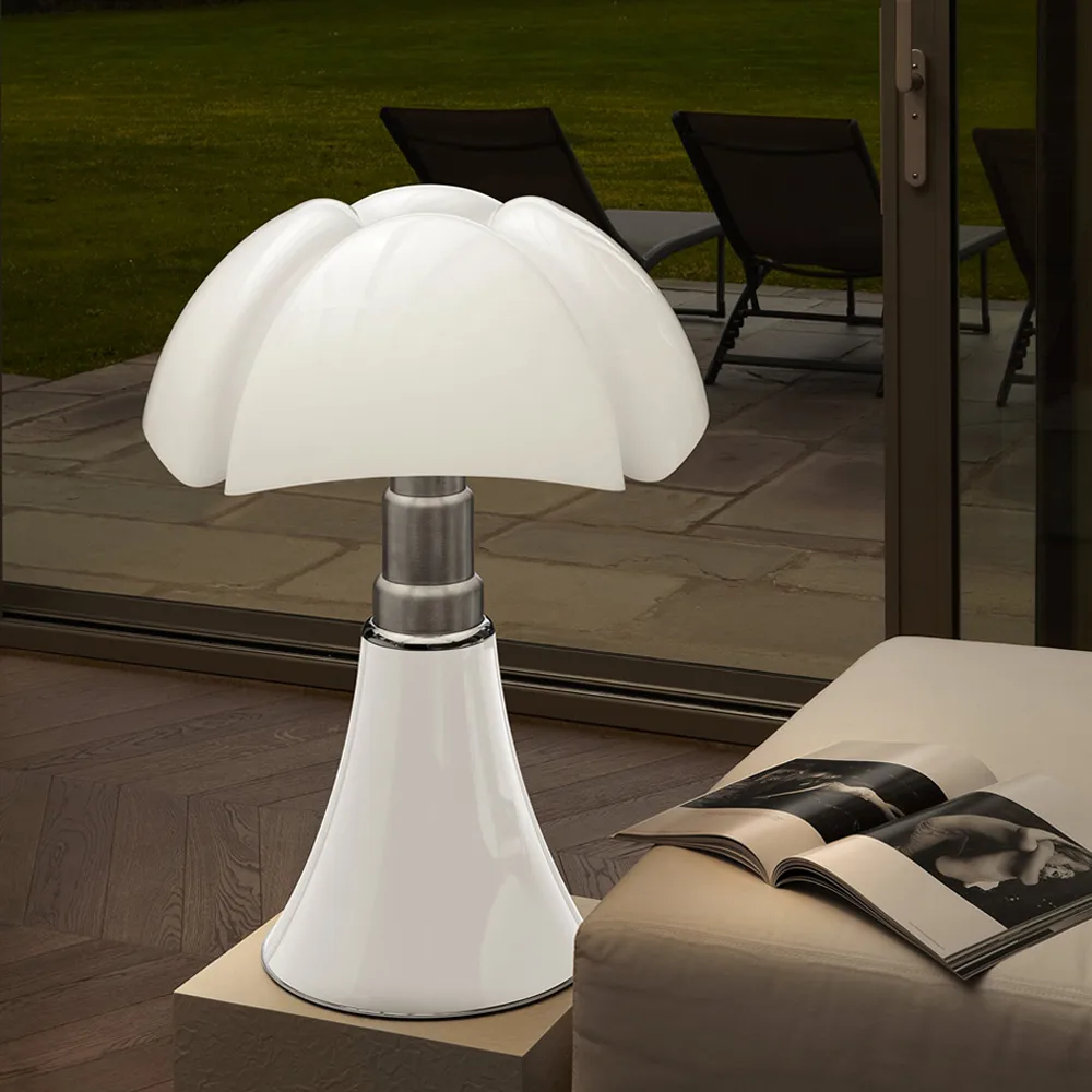Pipistrello bordslampa, mörkbrun-vit skärm Martinelli Lucé