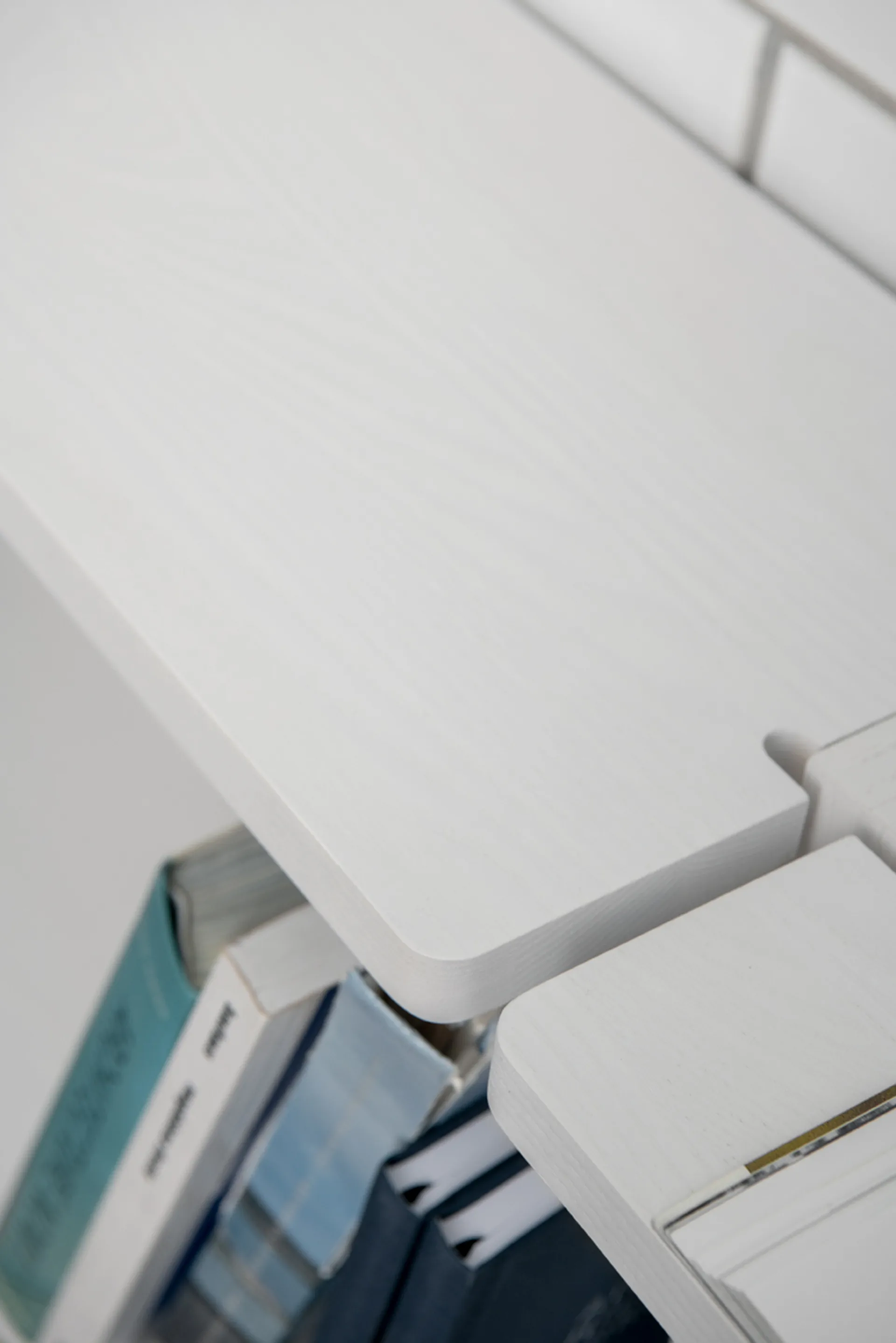 Gridlock Shelf W800 hyllplan, White stained Ash Massproductions
