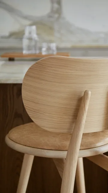 Mater High Stool Backrest barstol låg - läder natural, mattlackat ekstativ - Mater