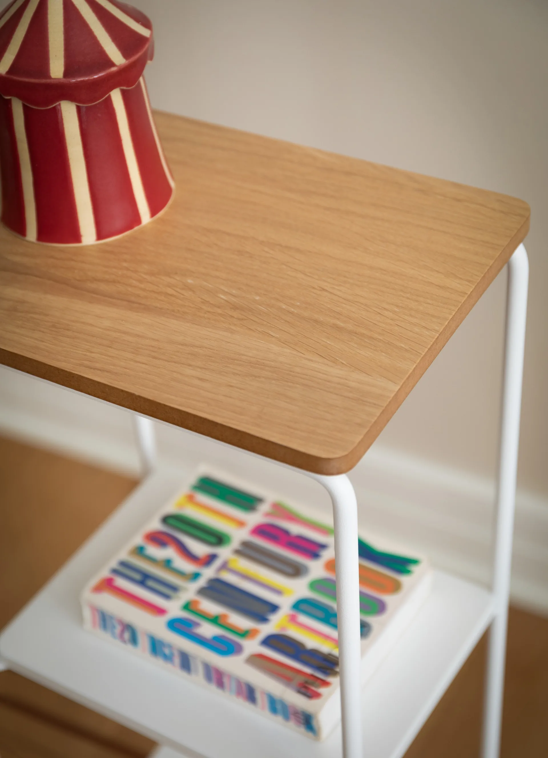 Mixrack Floor Shelf L hylla 26x19x82,2 cm, Oak-white Maze