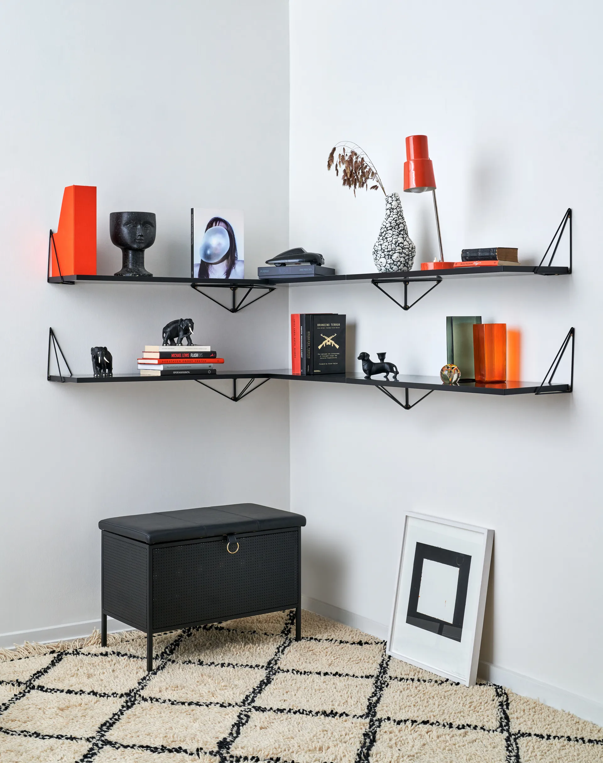 Pythagoras Shelf L hyllplan, svart Maze
