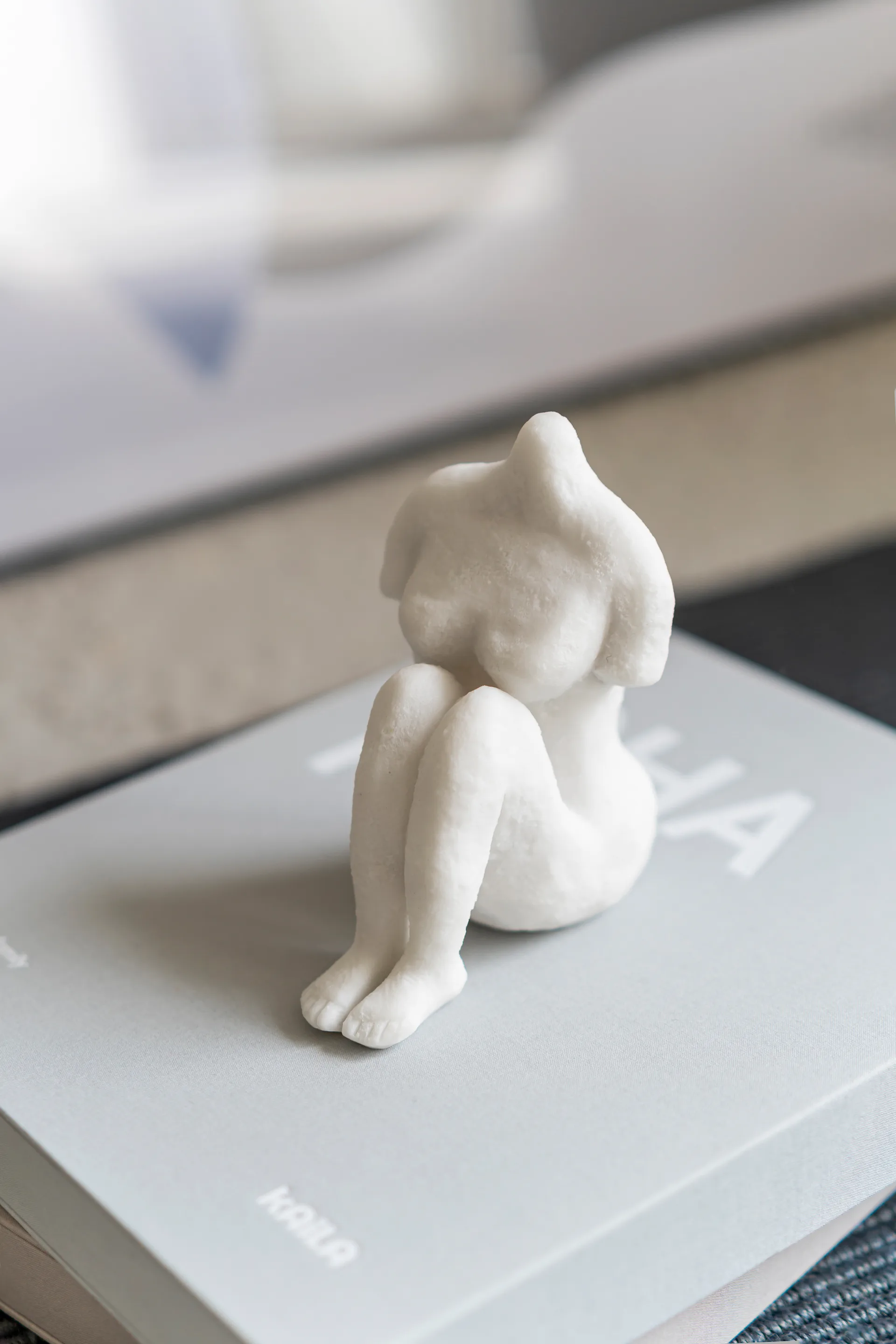 Art piece sittande kvinna 14 cm, Off-white Mette Ditmer