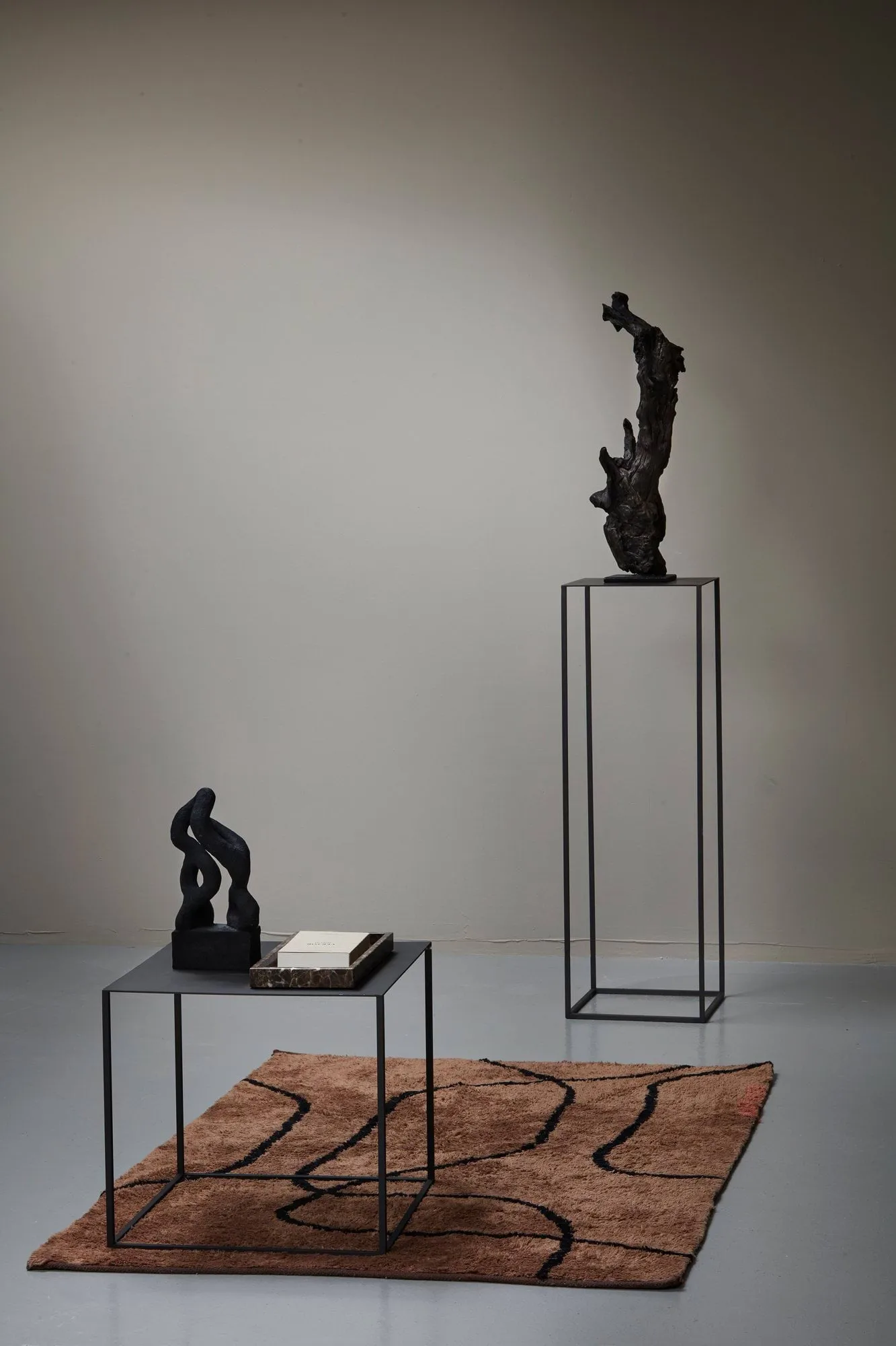 Cubic piedestal, Svart, 29x29x90 cm Mette Ditmer