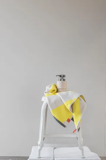 Diagonal handduk - Yellow, 70x133 cm - Mette Ditmer
